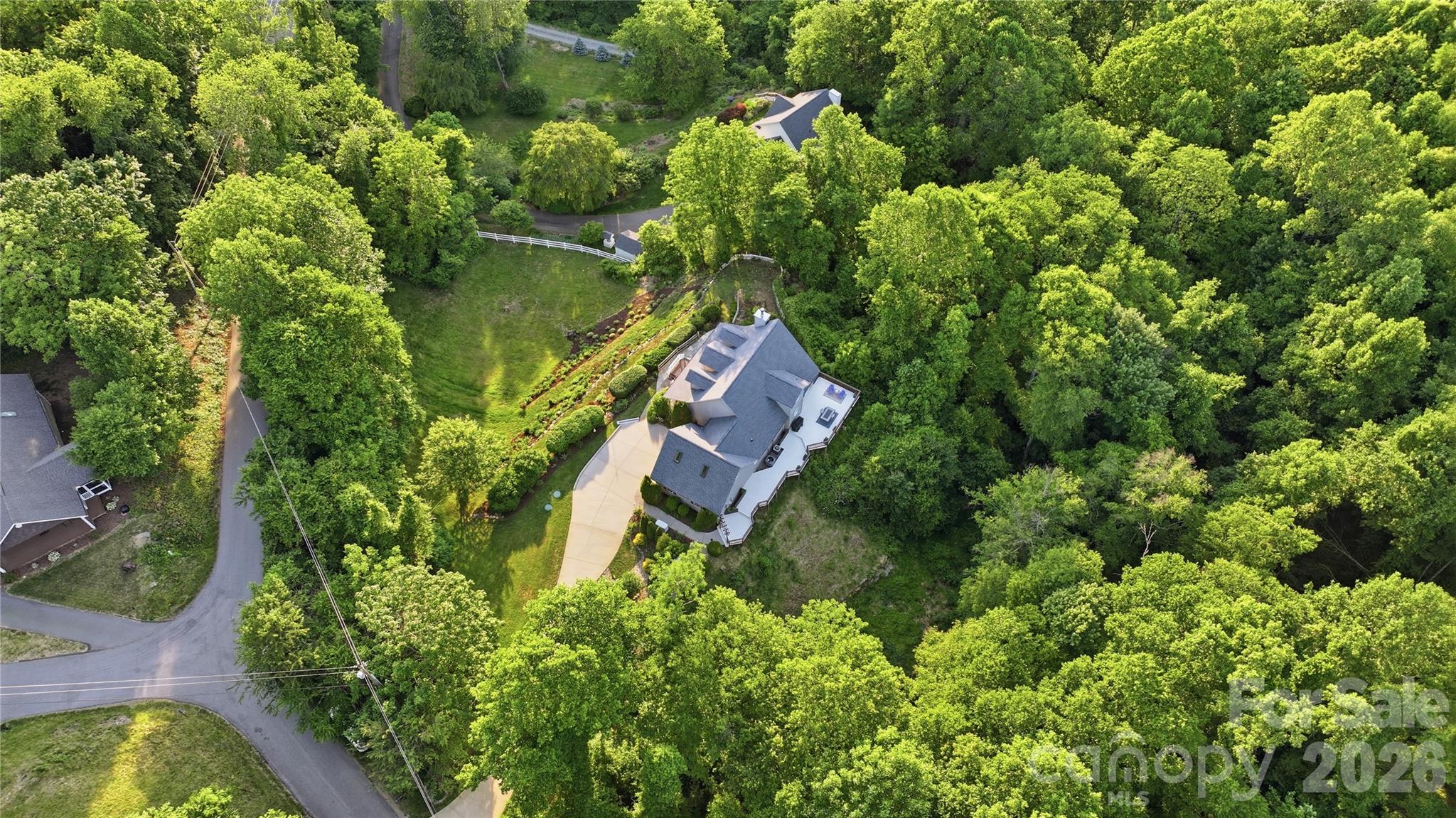 15 Racoon Point — Canton