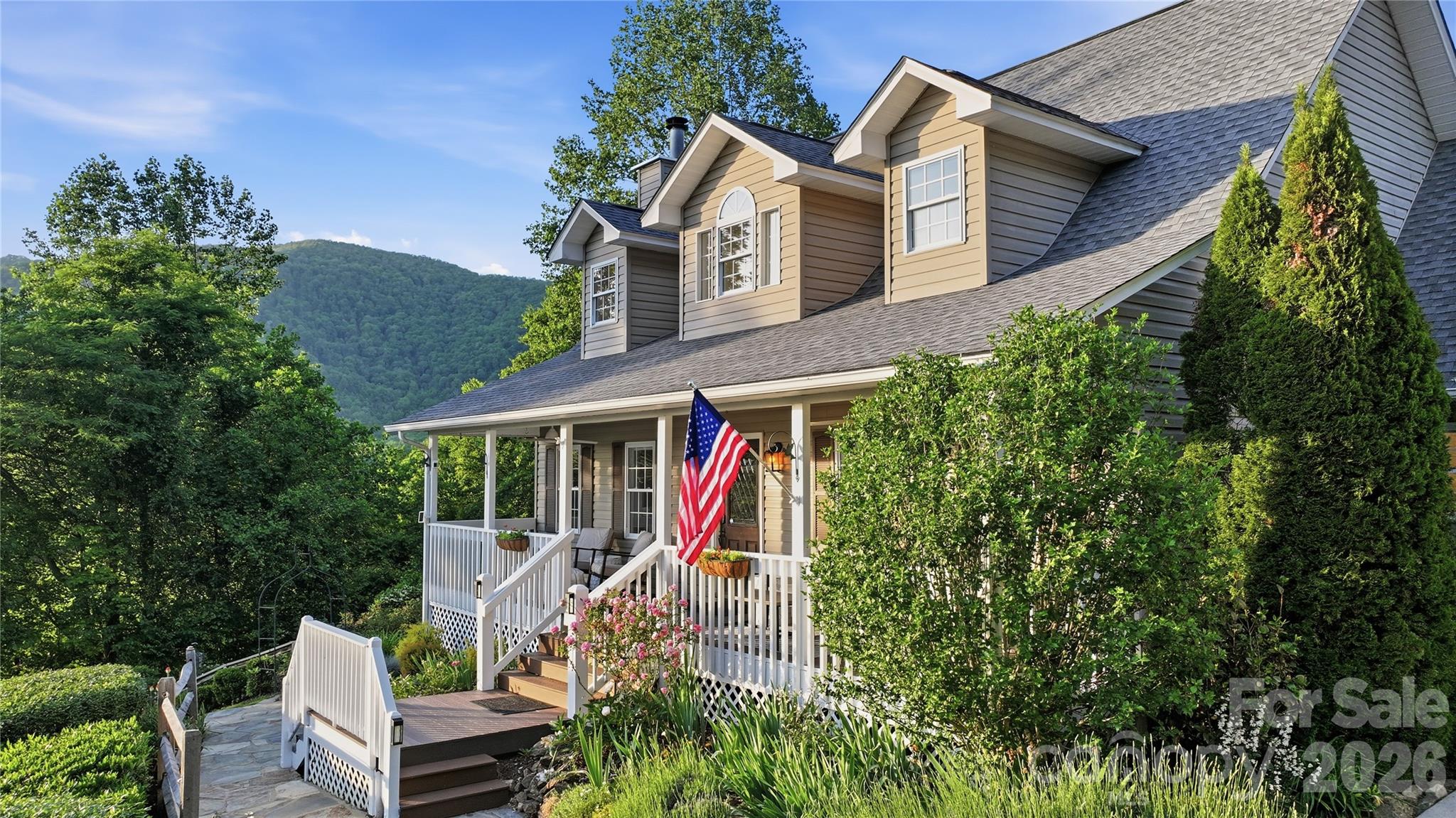 15 Racoon Point — Canton