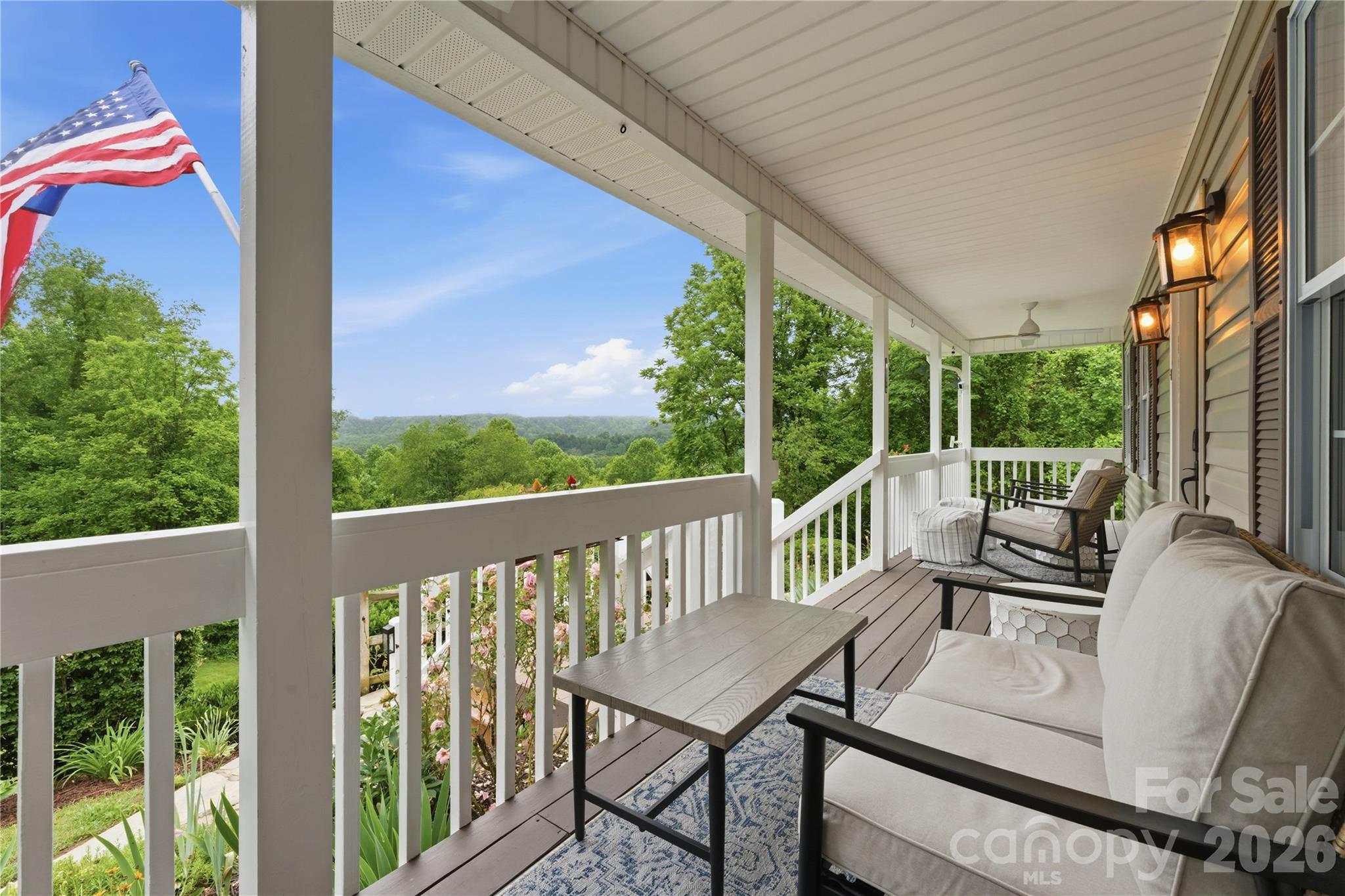 15 Racoon Point — Canton