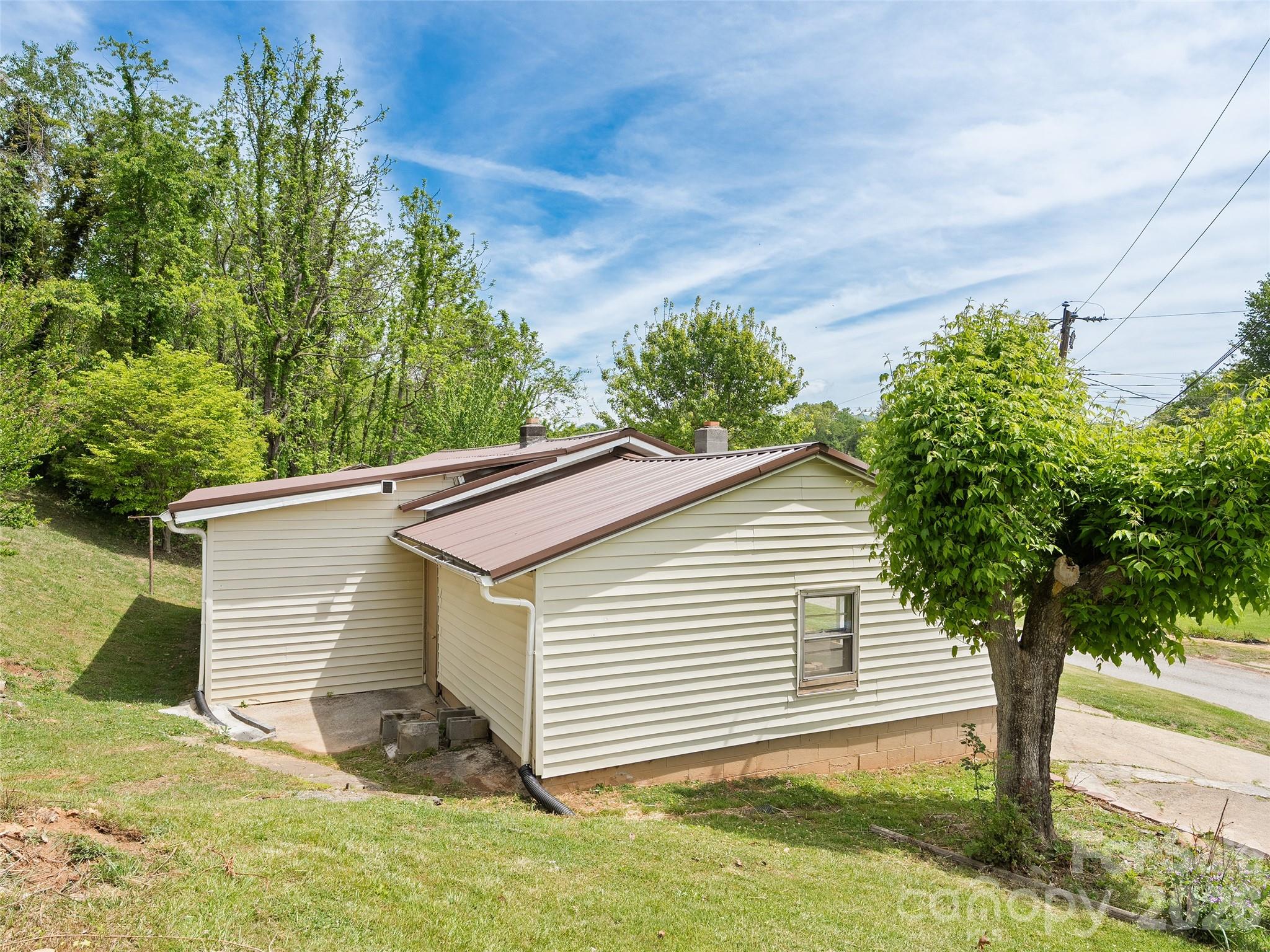 160 Cooper Street — Canton