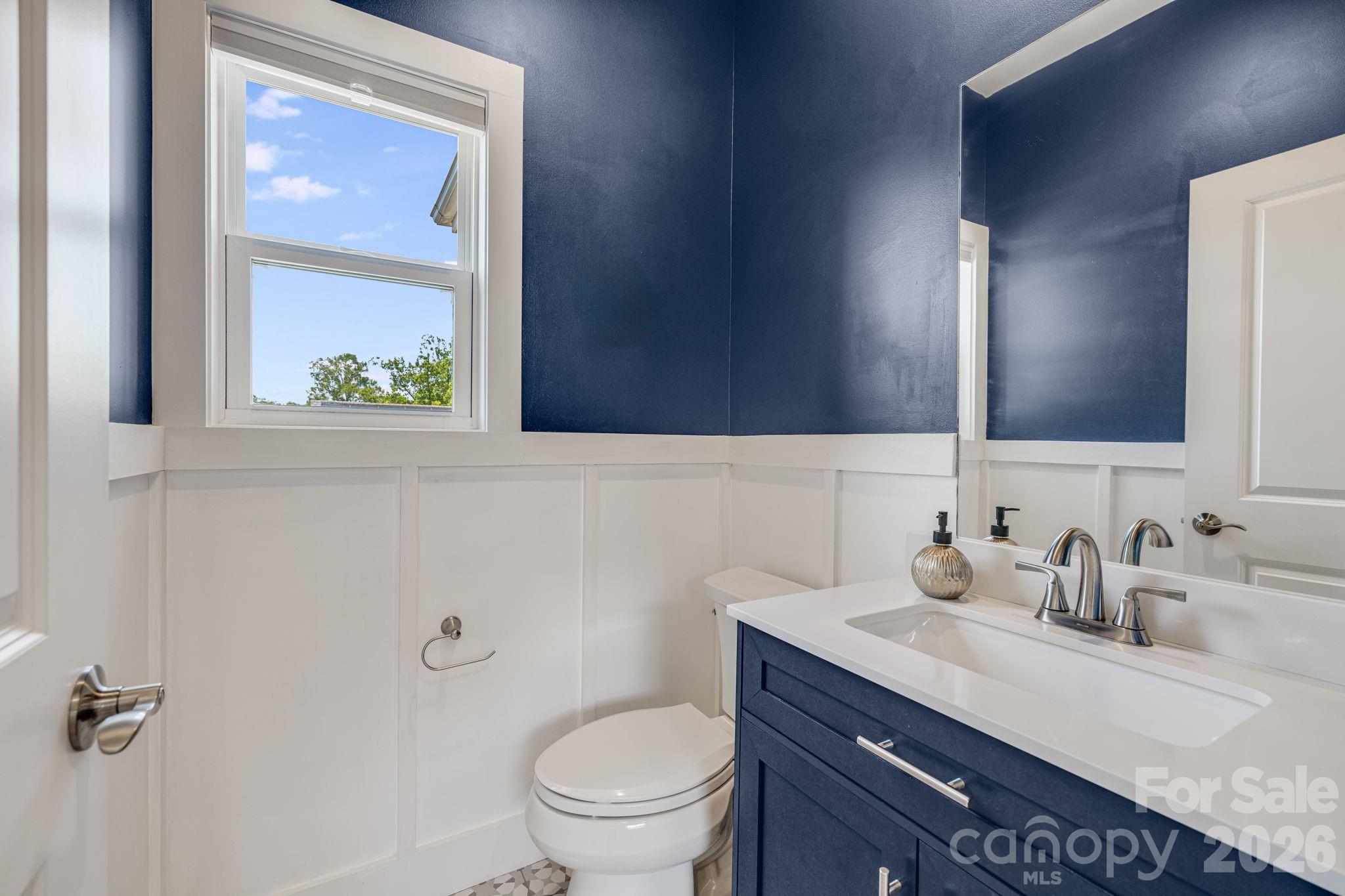 215 Oak Meadow Lane — Asheville