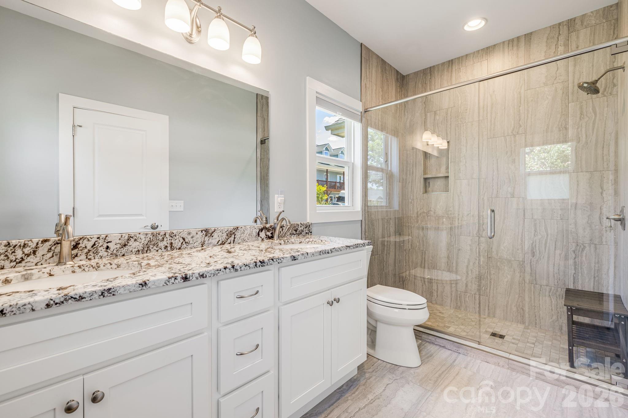215 Oak Meadow Lane — Asheville