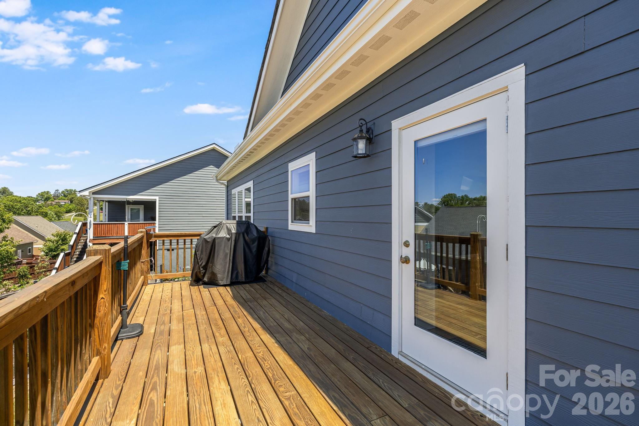 215 Oak Meadow Lane — Asheville