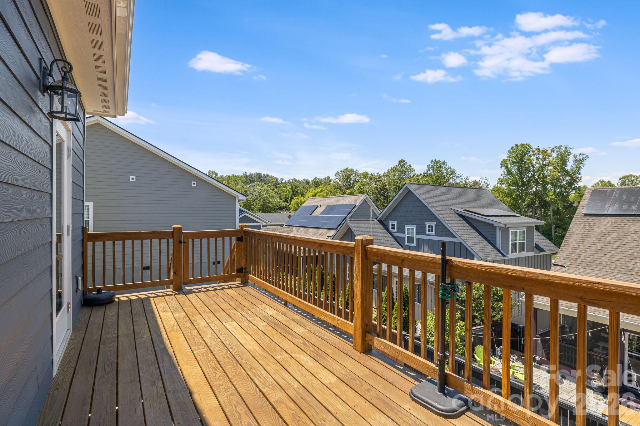 215 Oak Meadow Lane — Asheville