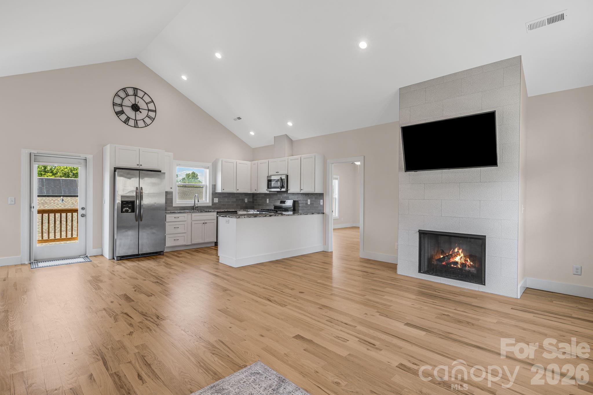 215 Oak Meadow Lane — Asheville