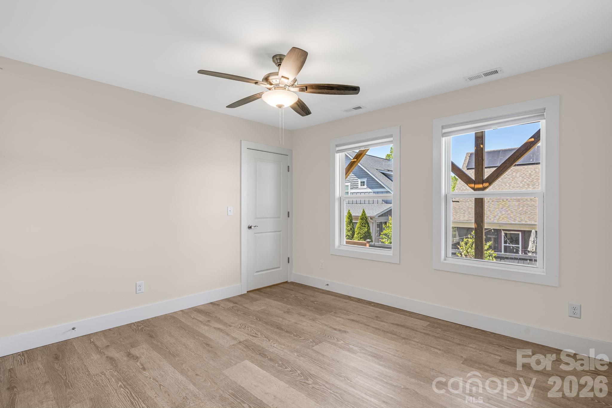 215 Oak Meadow Lane — Asheville
