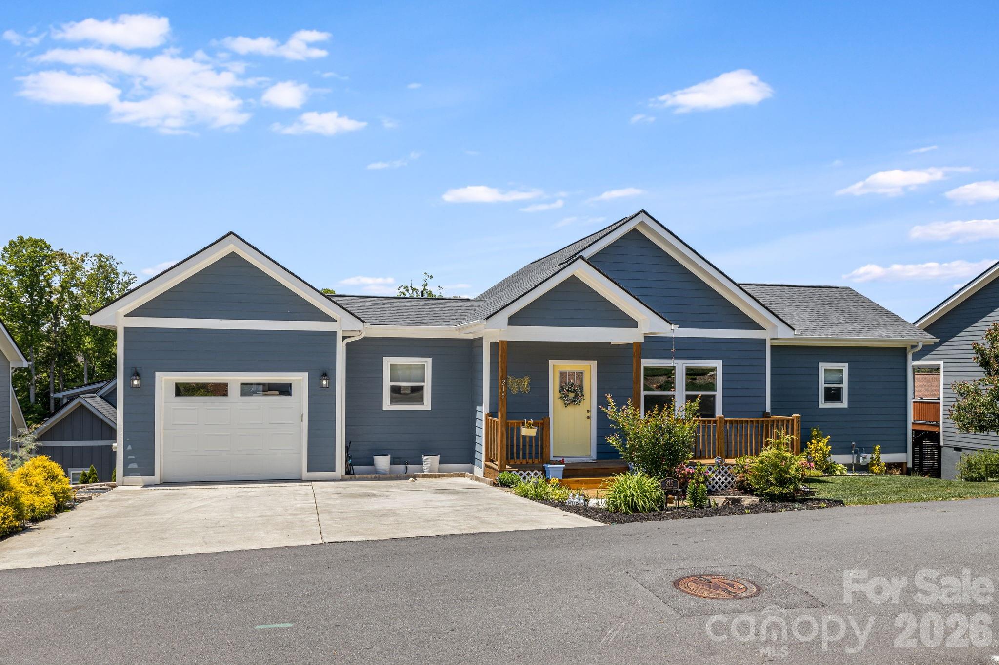 215 Oak Meadow Lane — Asheville