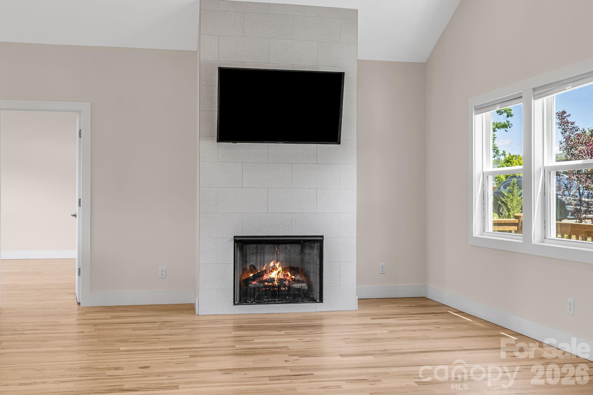 215 Oak Meadow Lane — Asheville