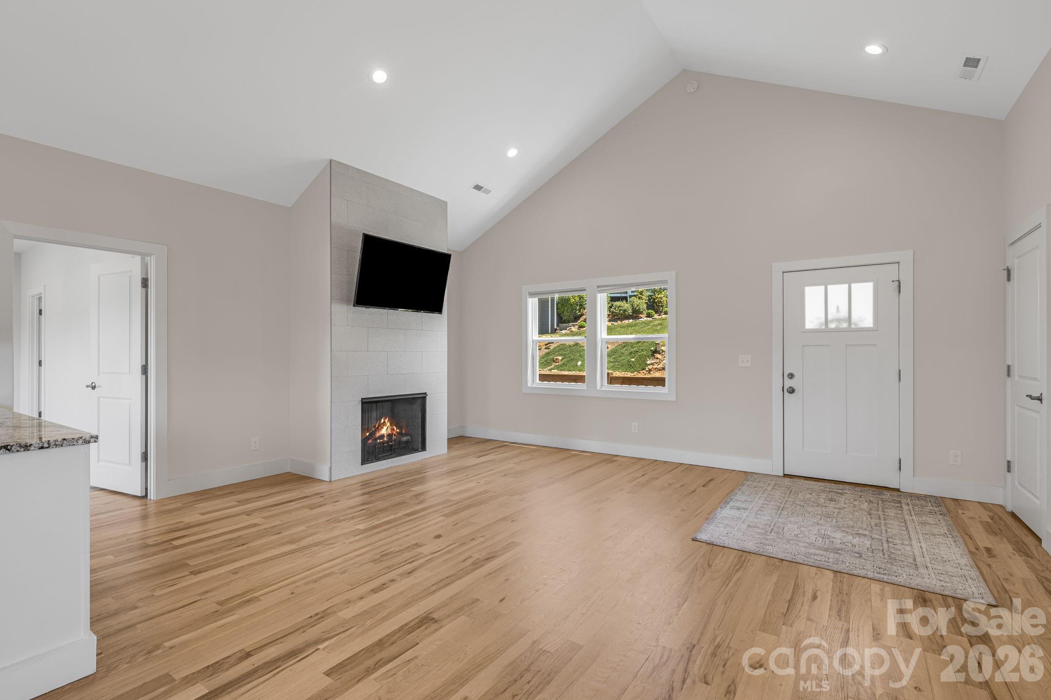215 Oak Meadow Lane — Asheville