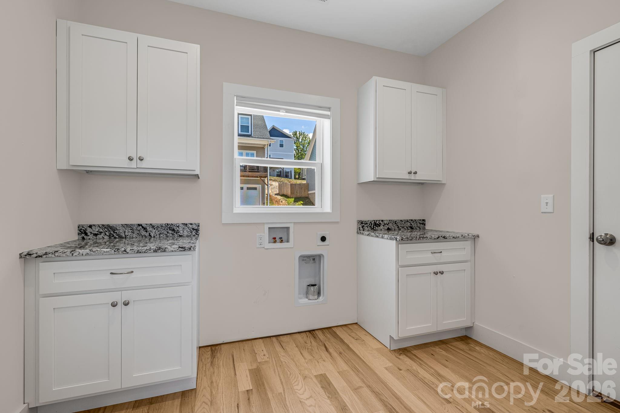 215 Oak Meadow Lane — Asheville