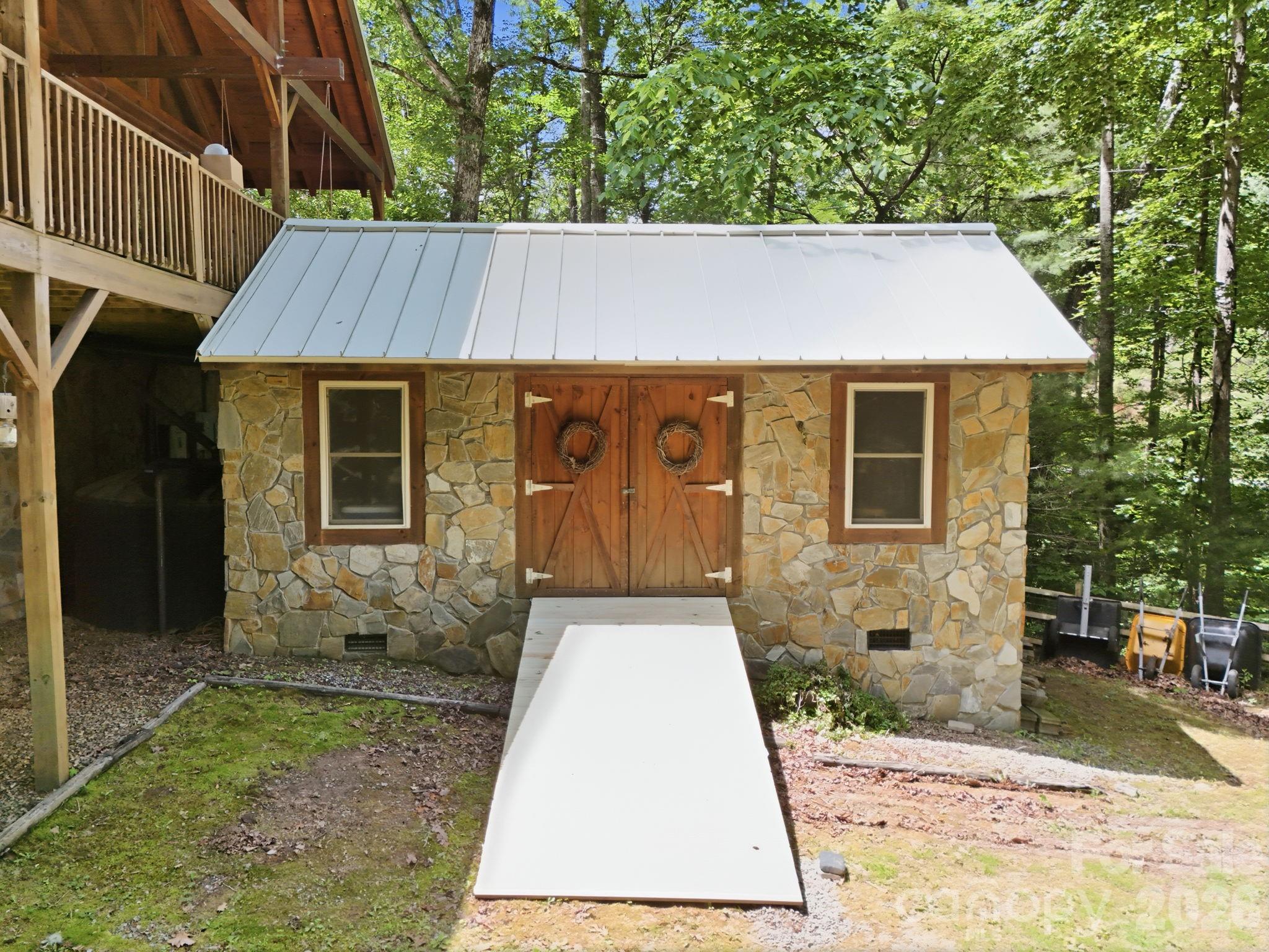 25 Theresa Terrace Road — Nebo