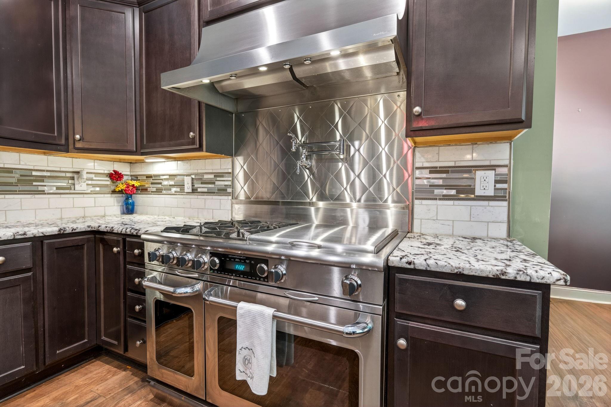 10200 Kerns Road — Huntersville