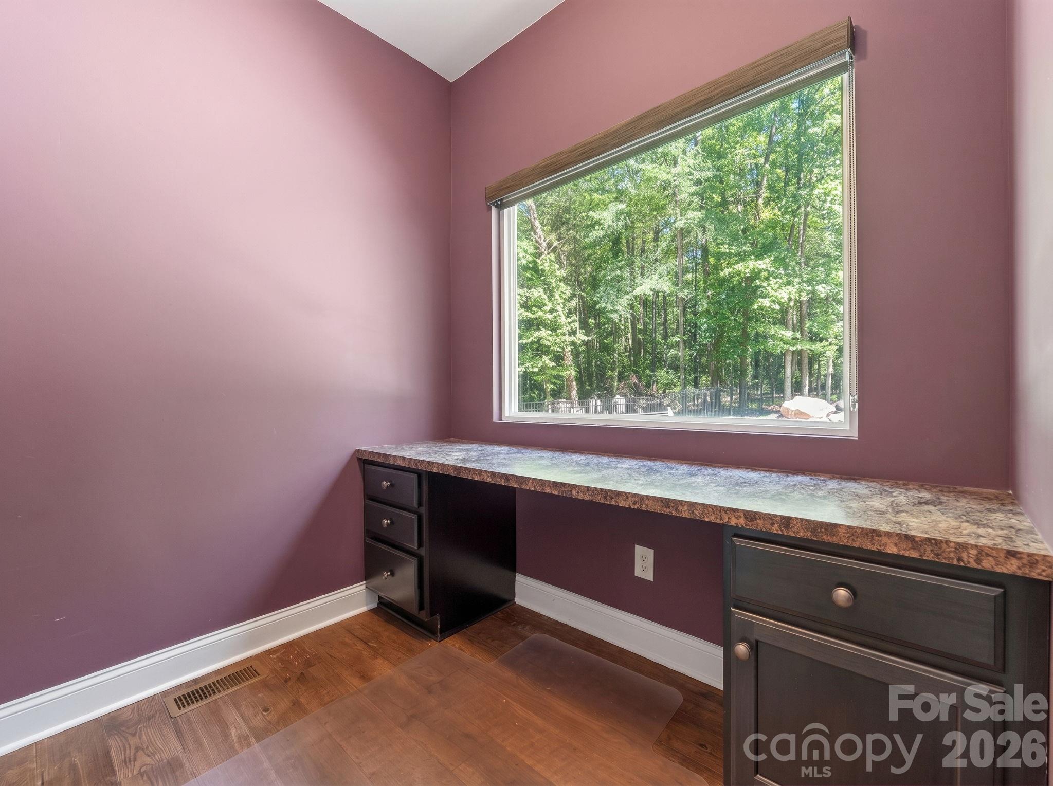 10200 Kerns Road — Huntersville