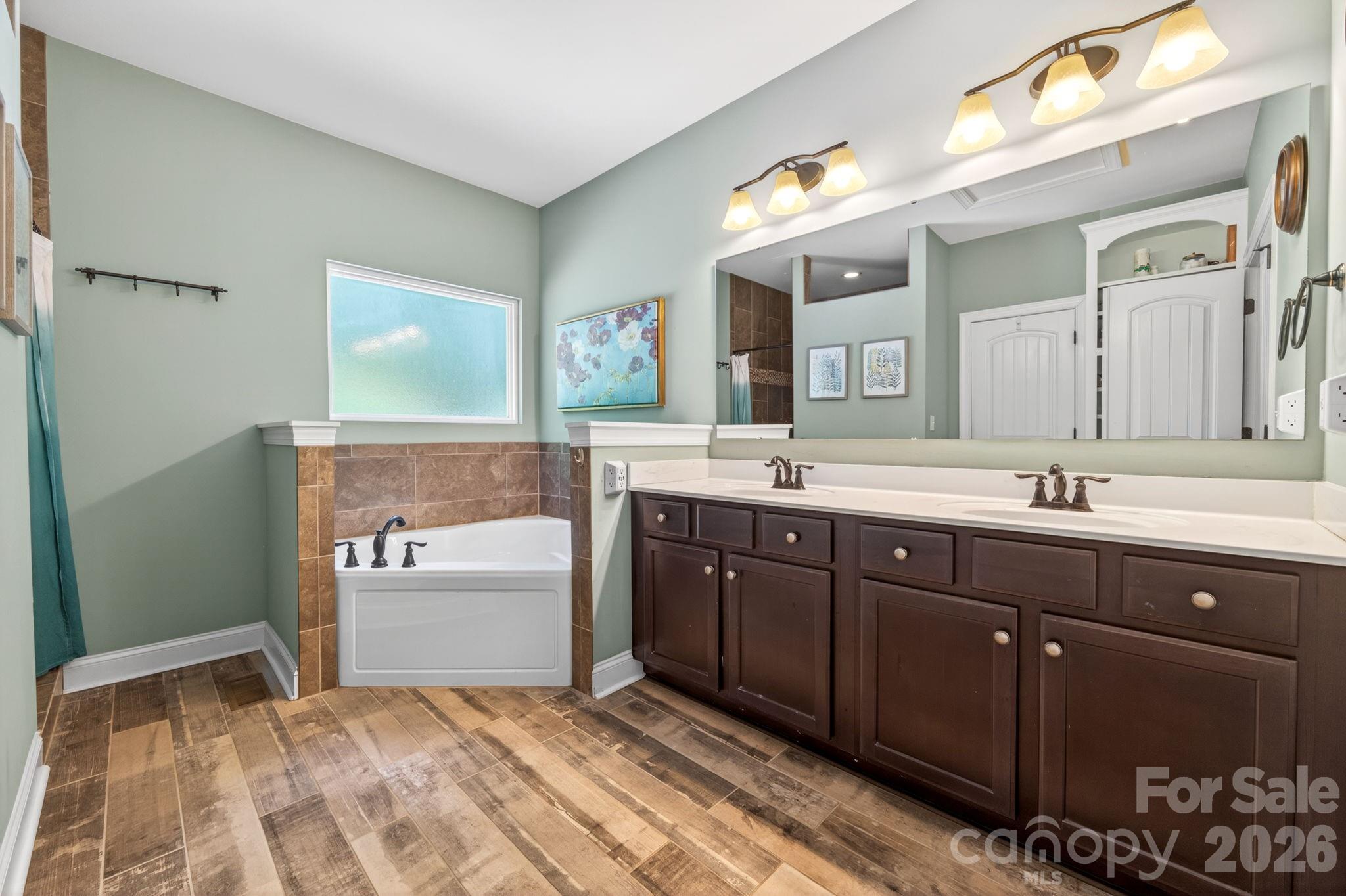 10200 Kerns Road — Huntersville