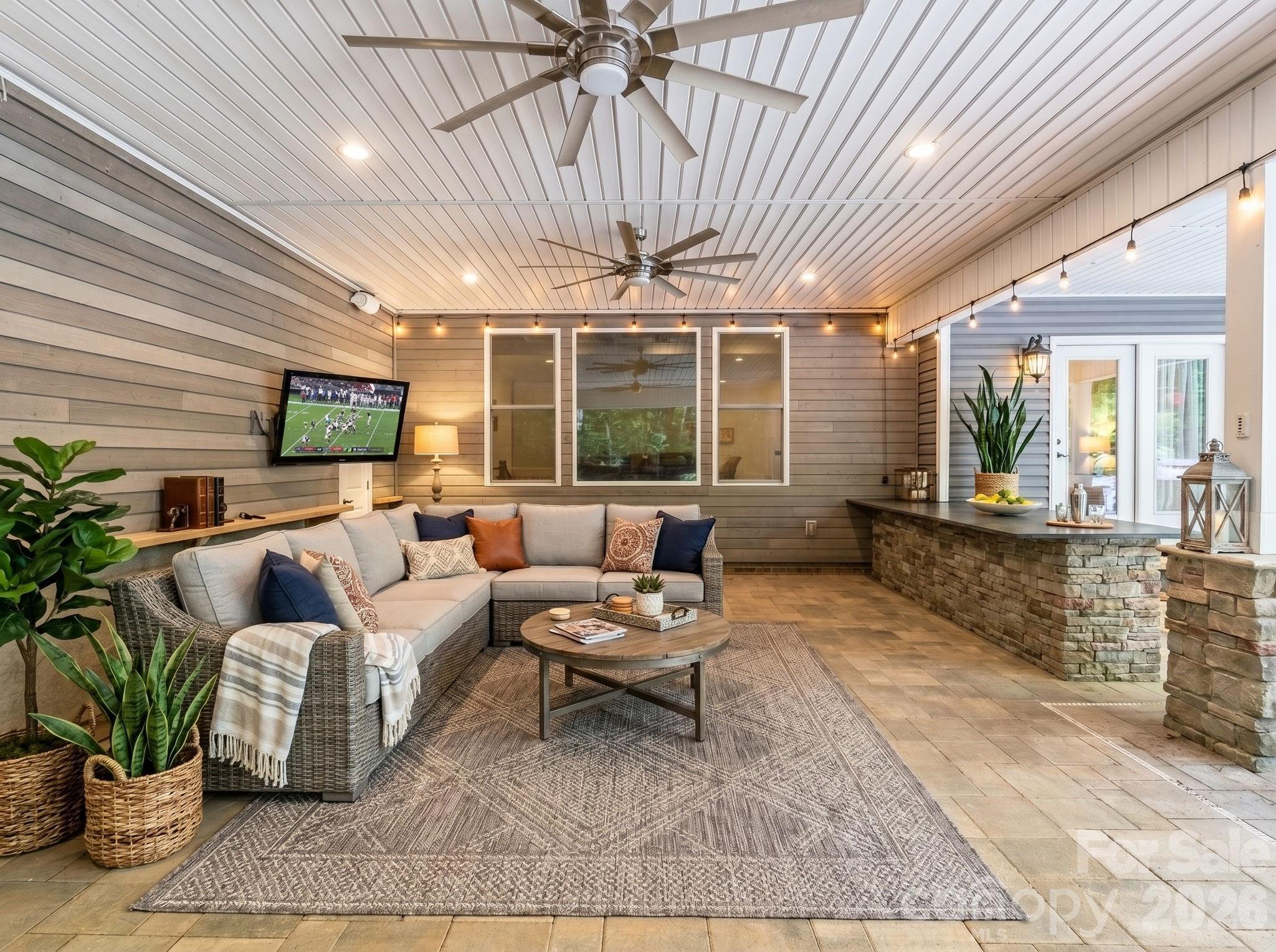10200 Kerns Road — Huntersville