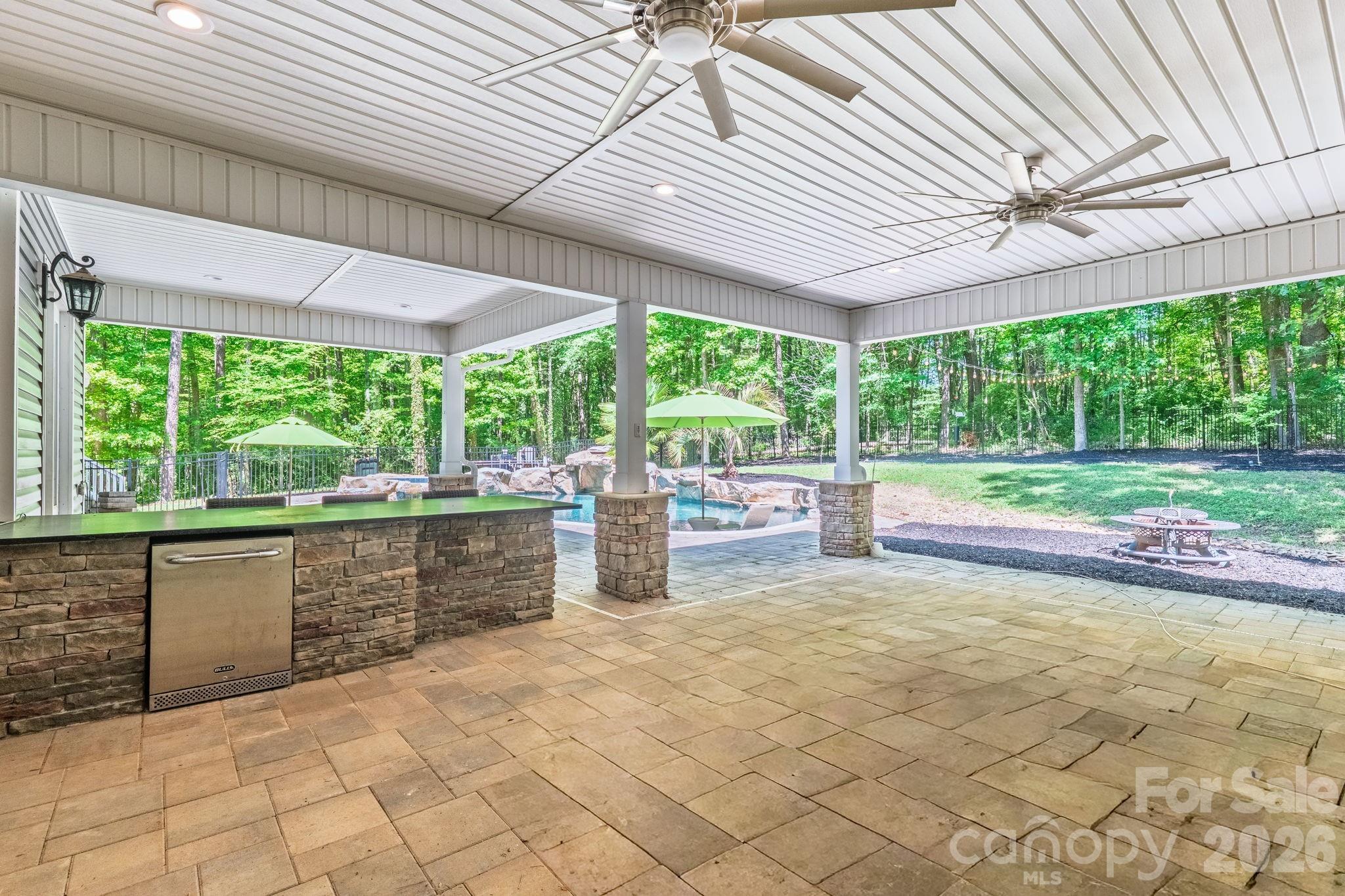 10200 Kerns Road — Huntersville