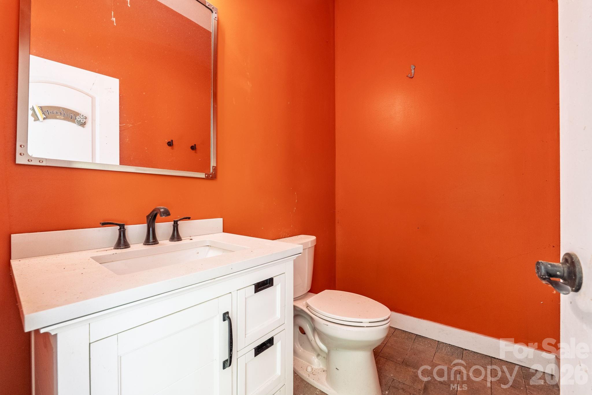 10200 Kerns Road — Huntersville