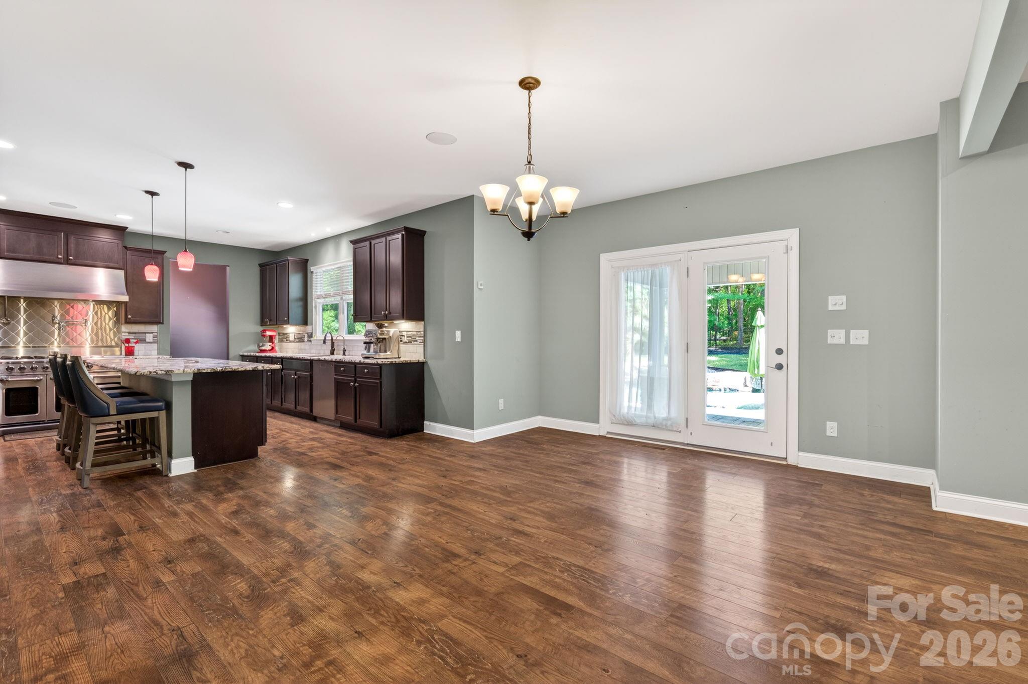 10200 Kerns Road — Huntersville