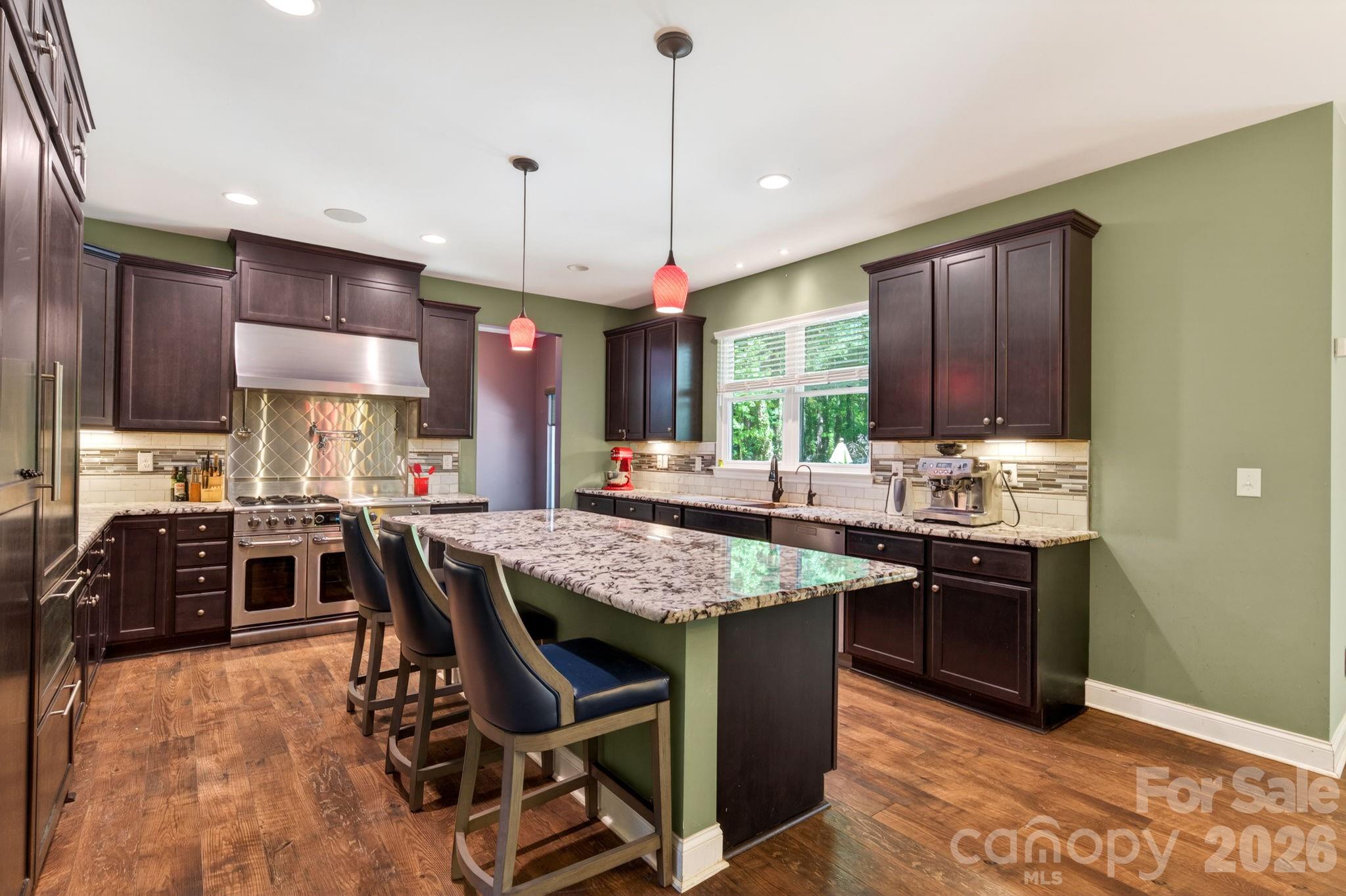 10200 Kerns Road — Huntersville