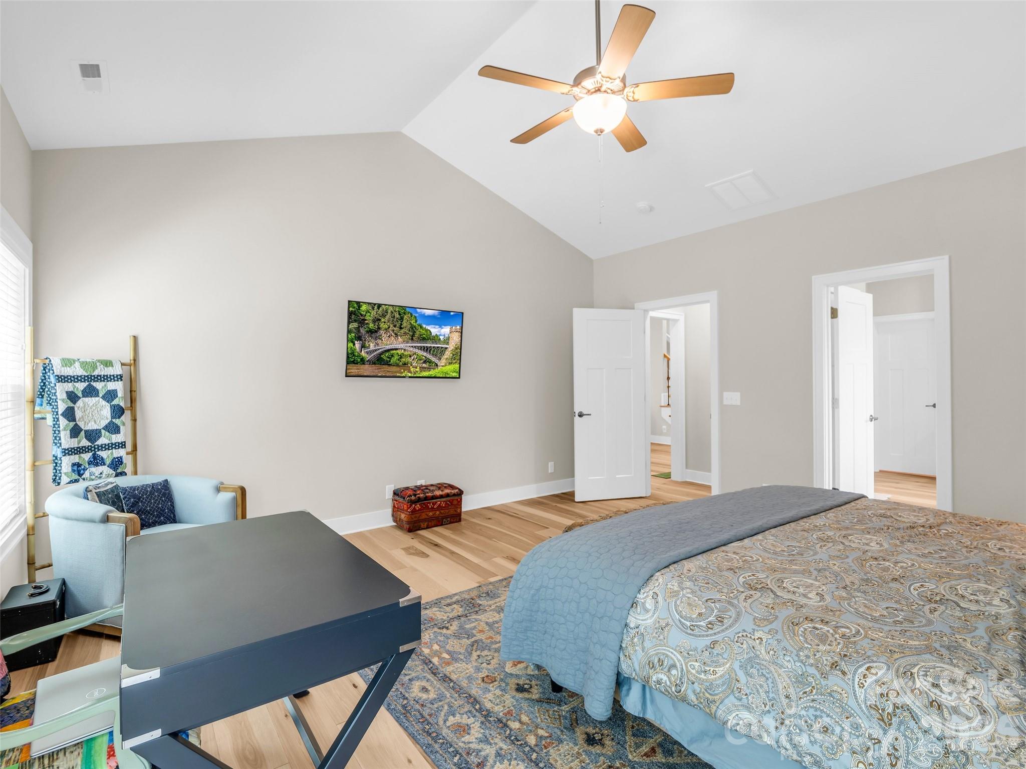 221 Millbrae Loop — Hendersonville