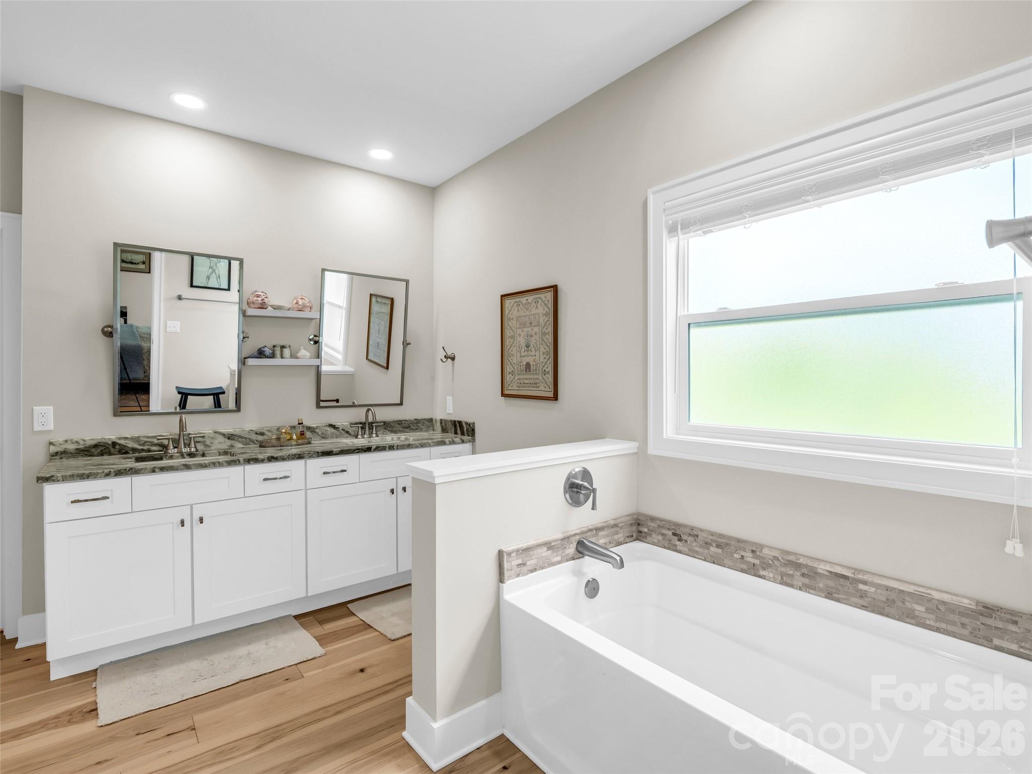 221 Millbrae Loop — Hendersonville