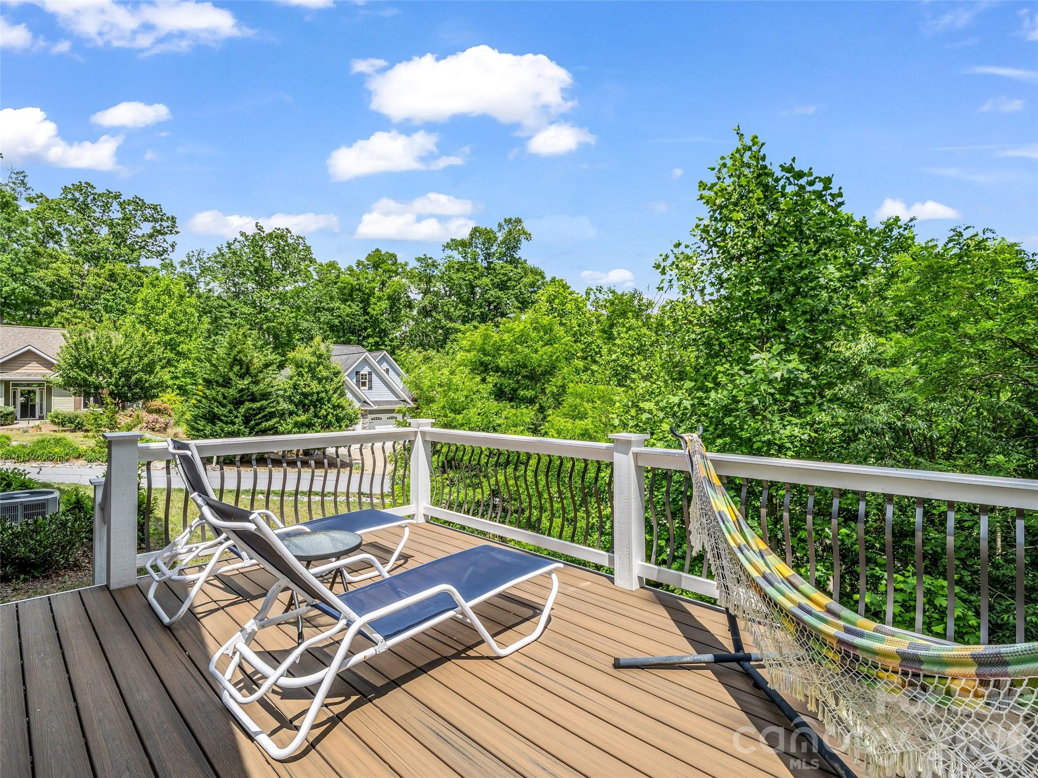 221 Millbrae Loop — Hendersonville