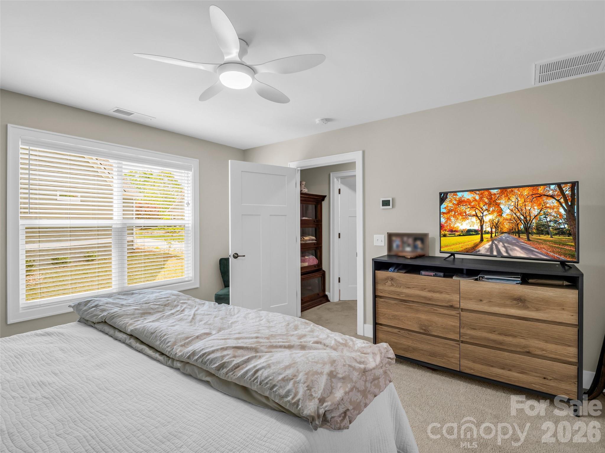 221 Millbrae Loop — Hendersonville