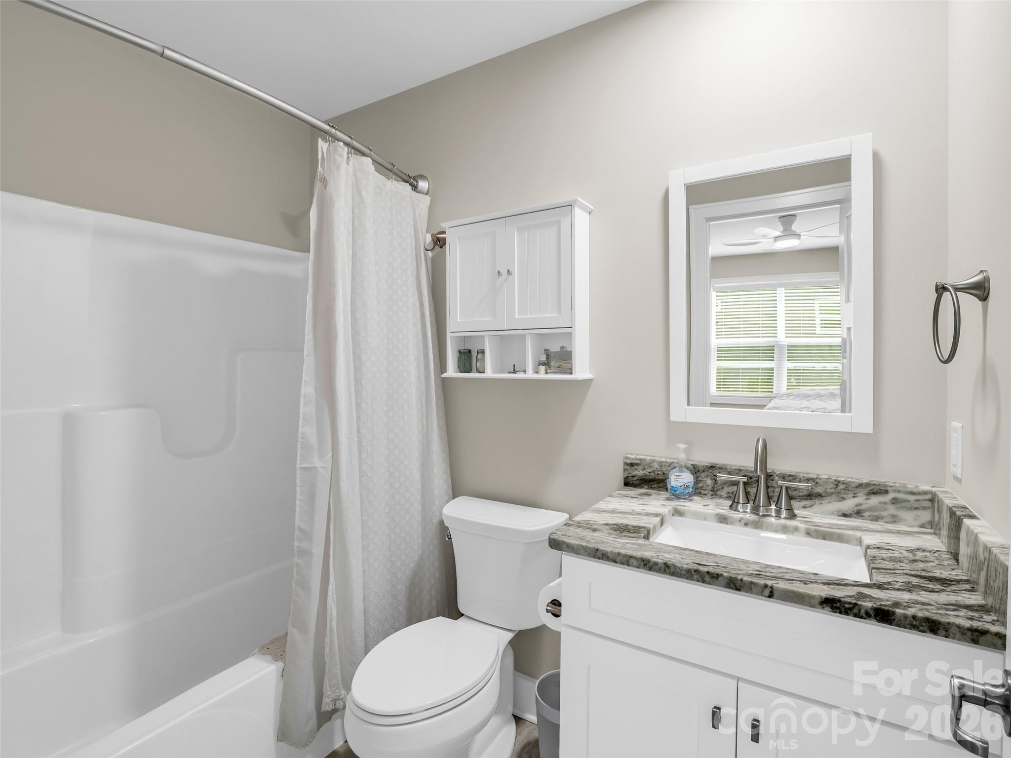 221 Millbrae Loop — Hendersonville