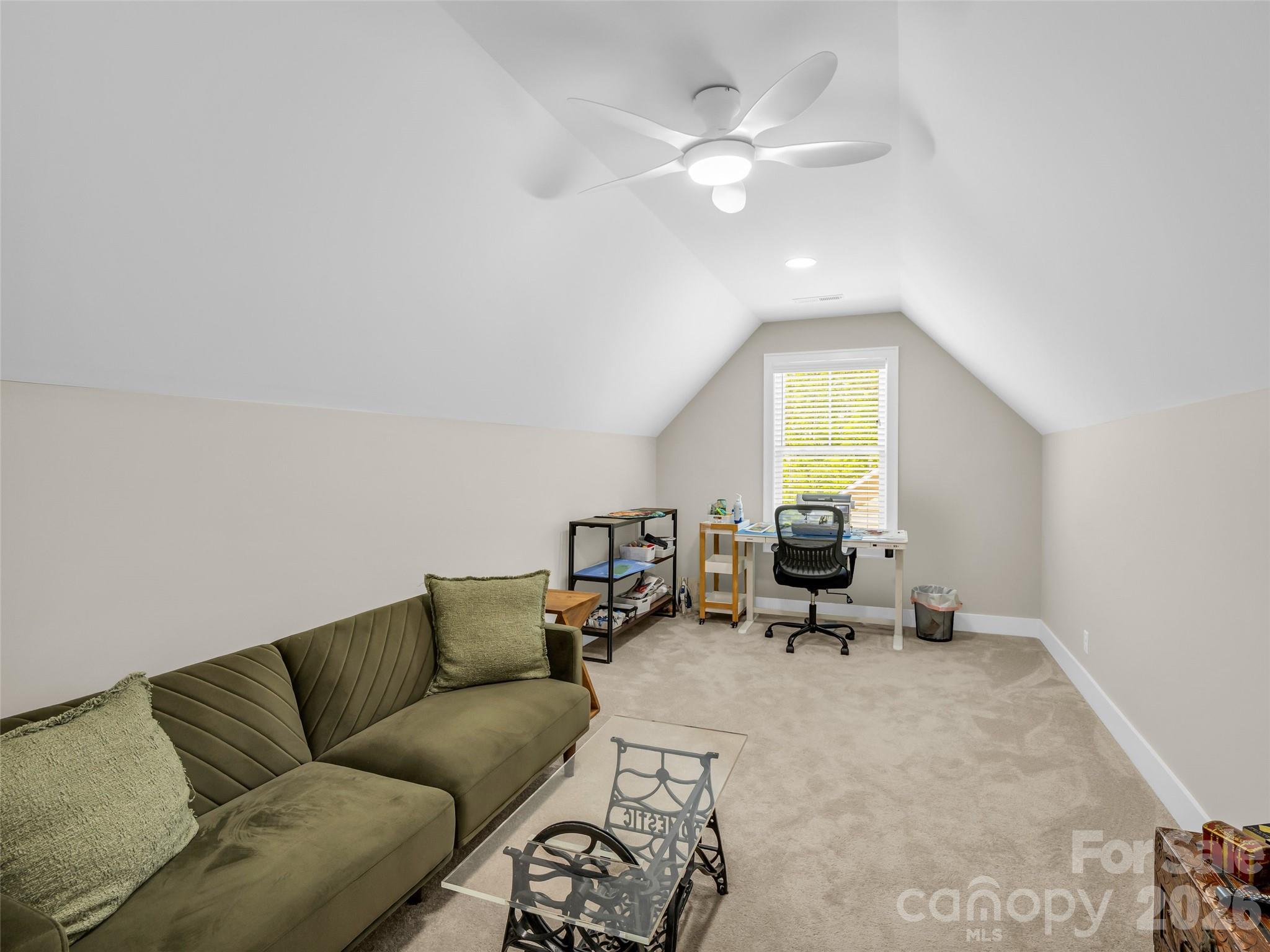 221 Millbrae Loop — Hendersonville