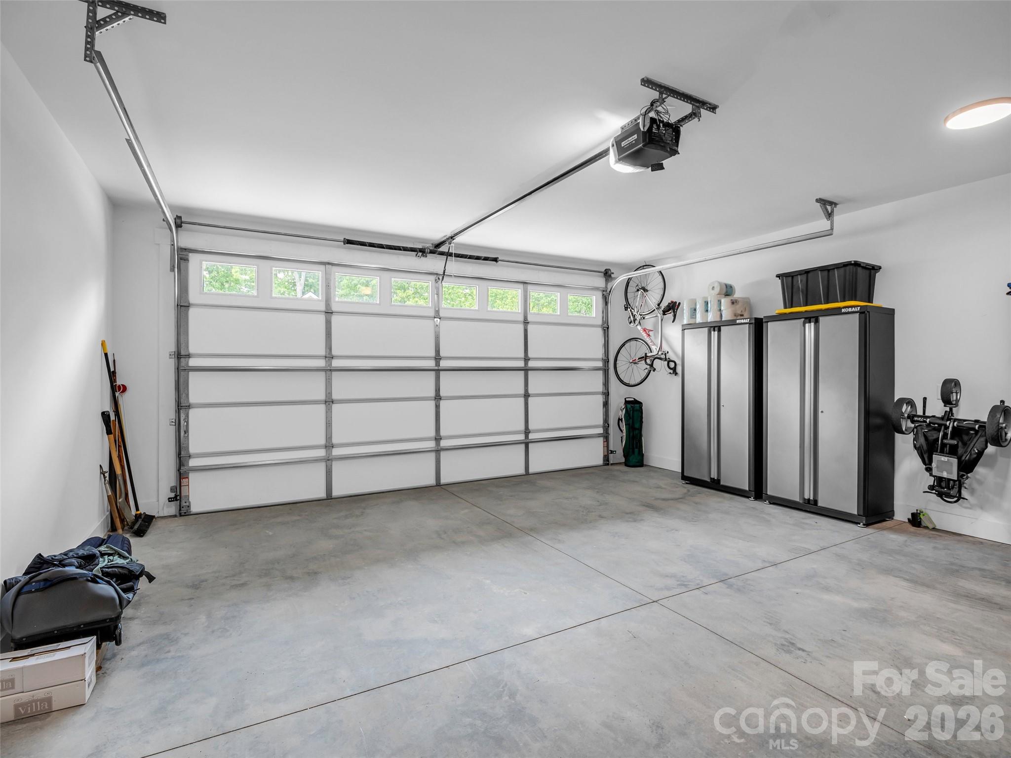 221 Millbrae Loop — Hendersonville