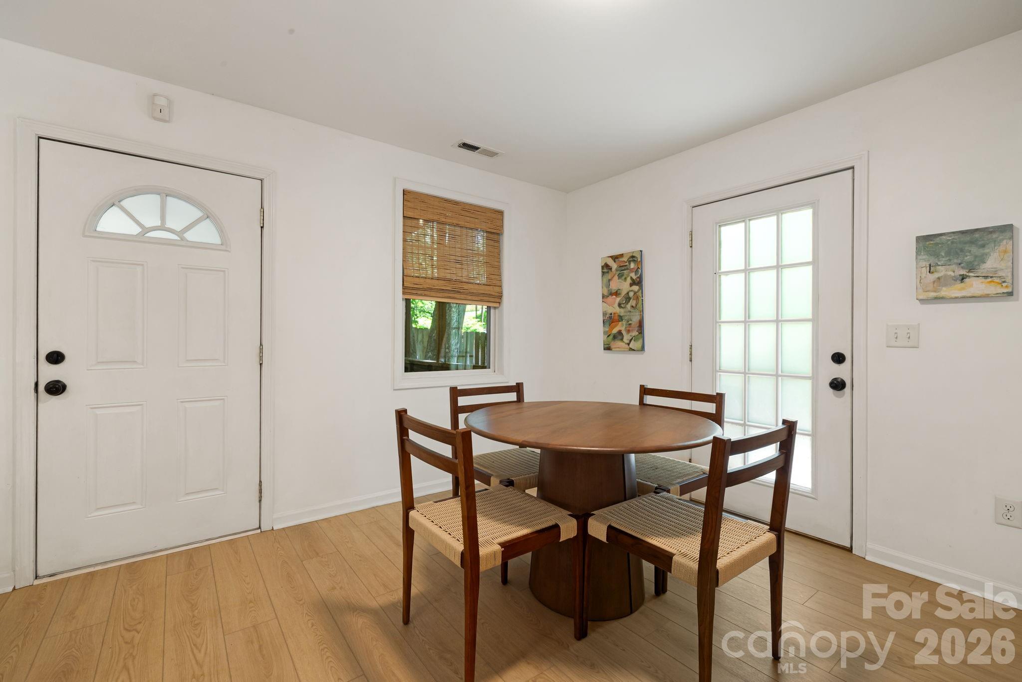 477 Governors View Road — Asheville