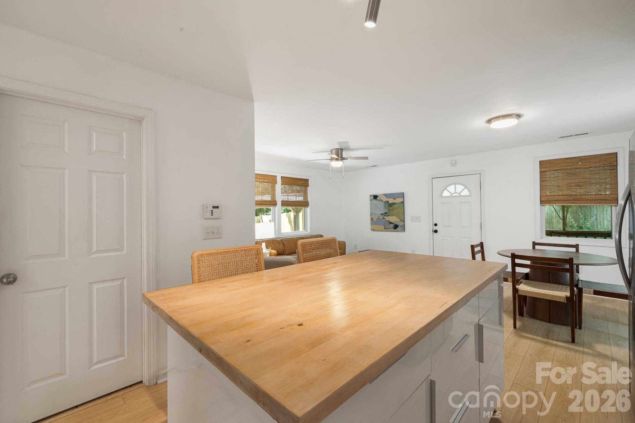 477 Governors View Road — Asheville