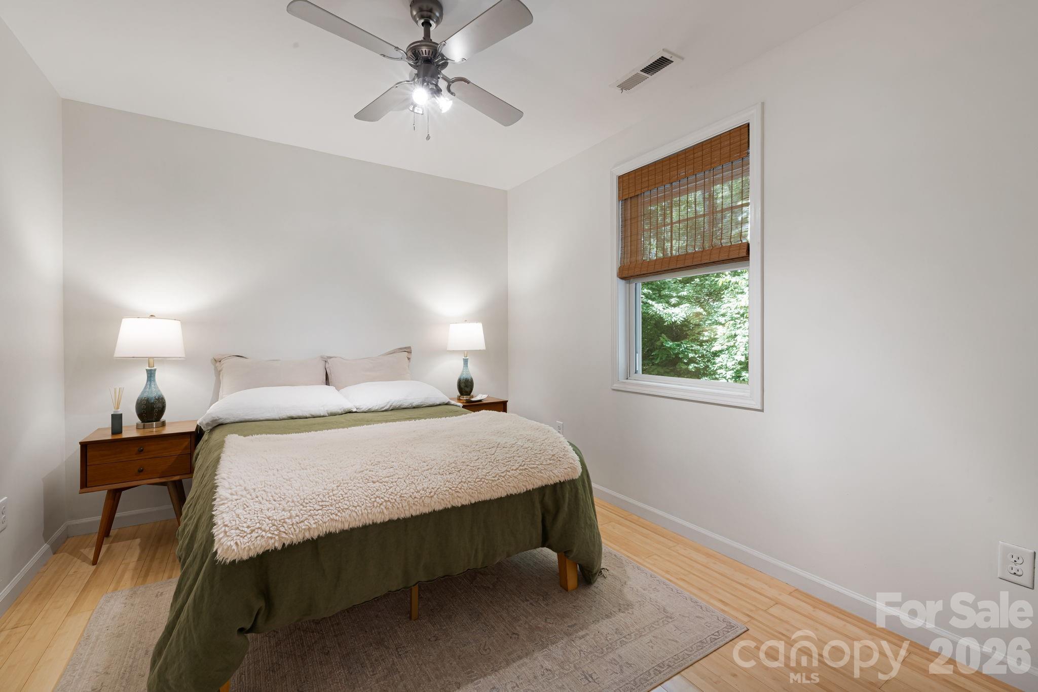 477 Governors View Road — Asheville