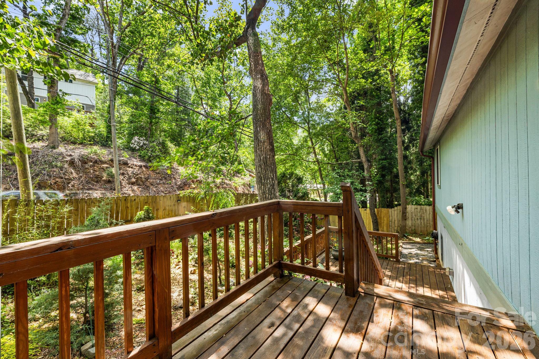 477 Governors View Road — Asheville