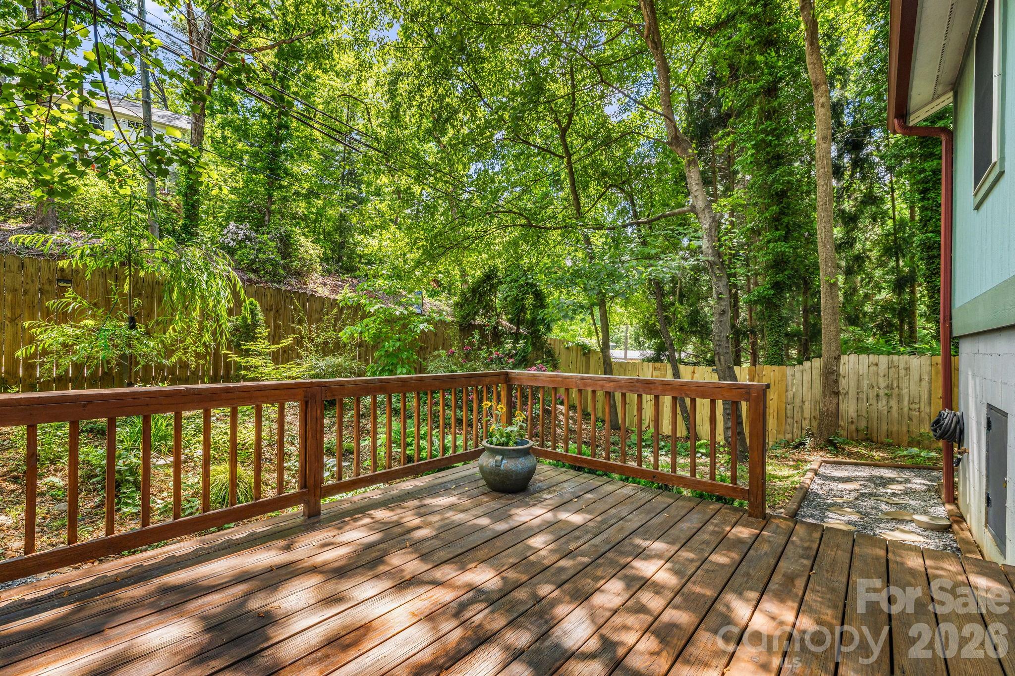 477 Governors View Road — Asheville