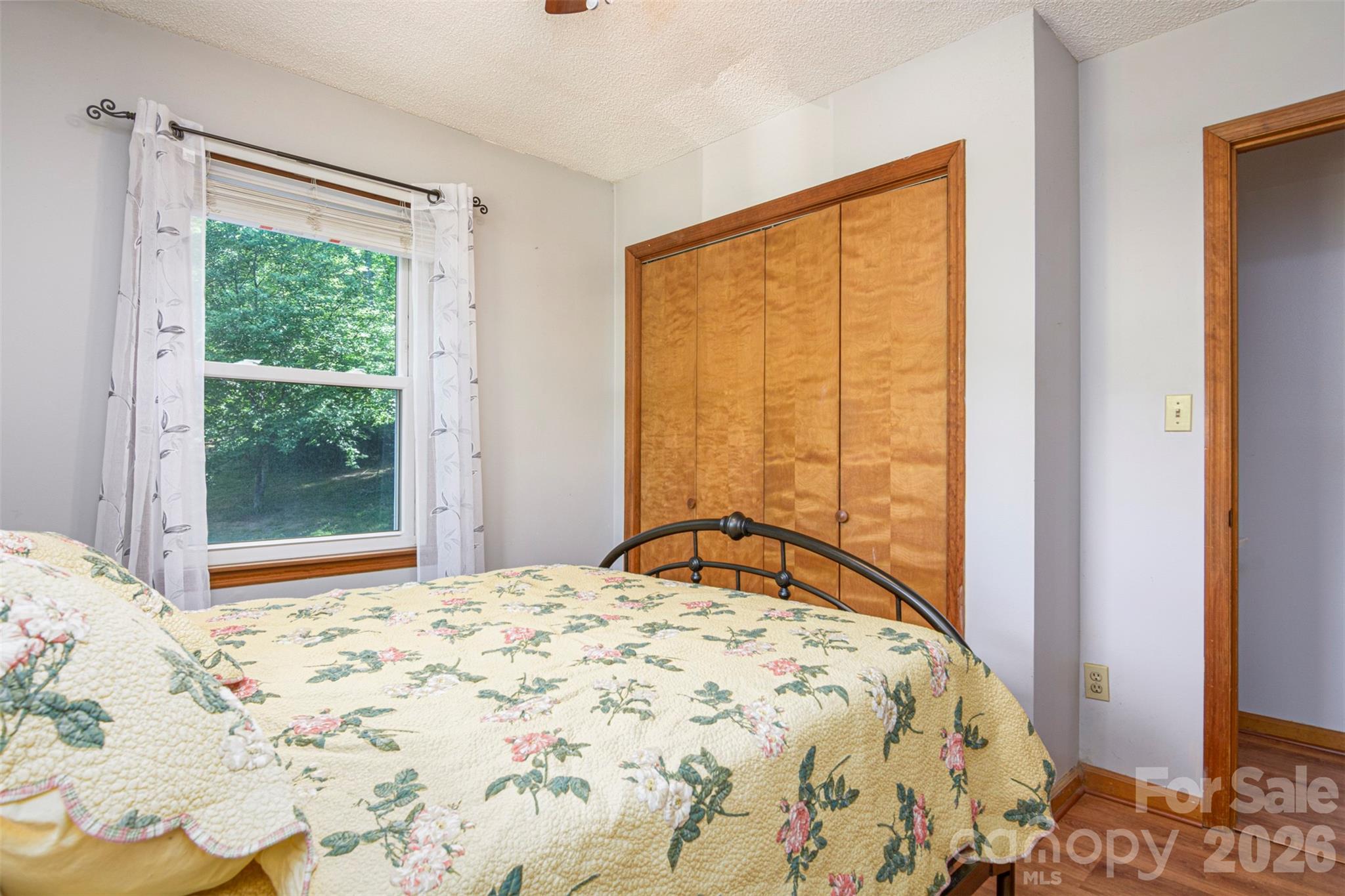 12 Mid Court Drive — Asheville