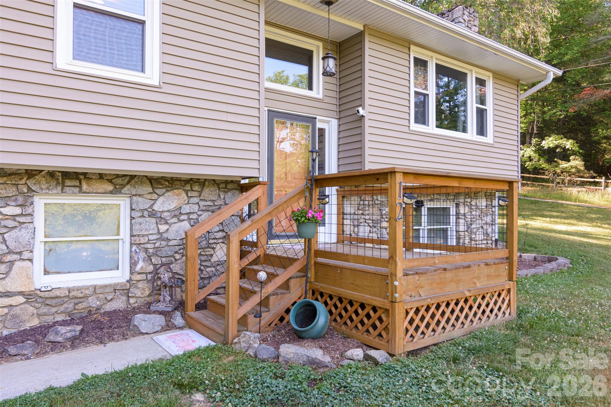 12 Mid Court Drive — Asheville
