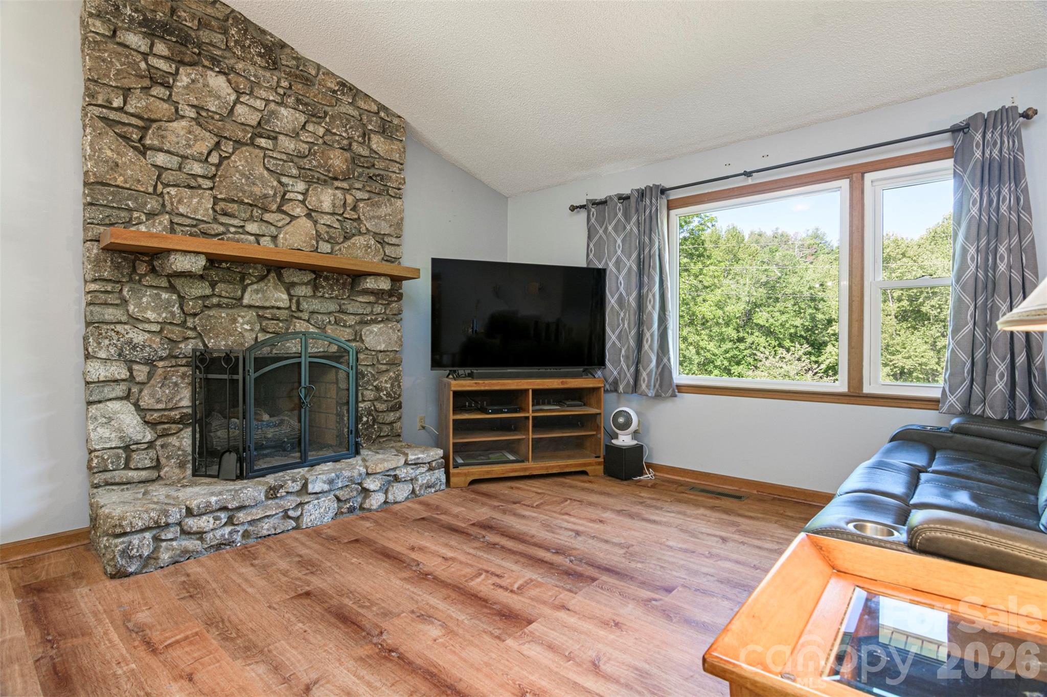 12 Mid Court Drive — Asheville