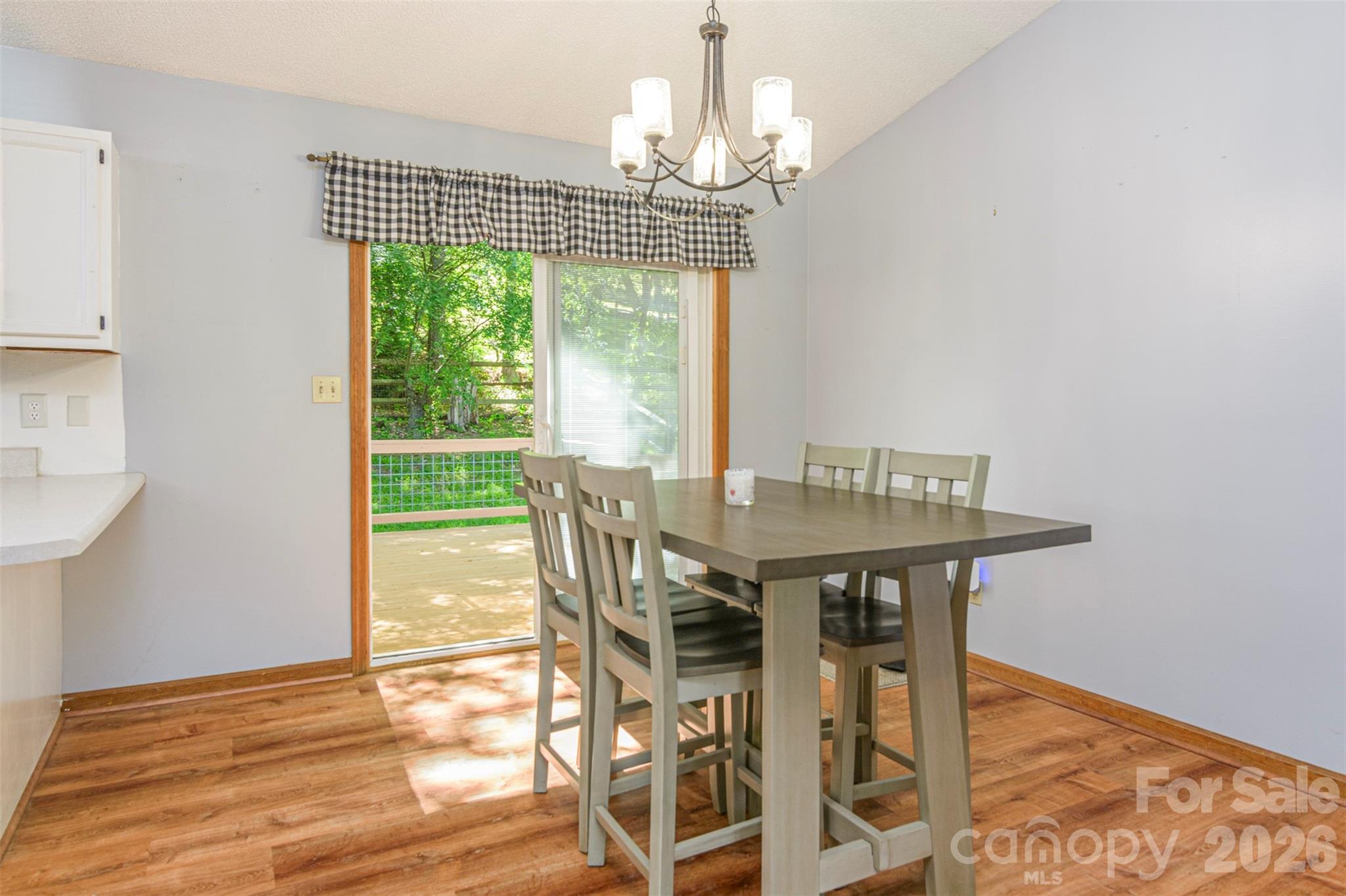 12 Mid Court Drive — Asheville