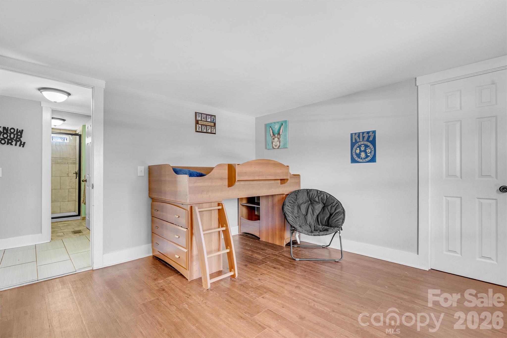 4790 Kent Street — Maiden