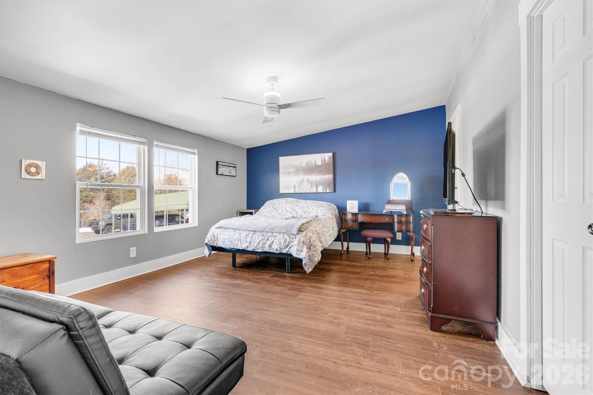 4790 Kent Street — Maiden