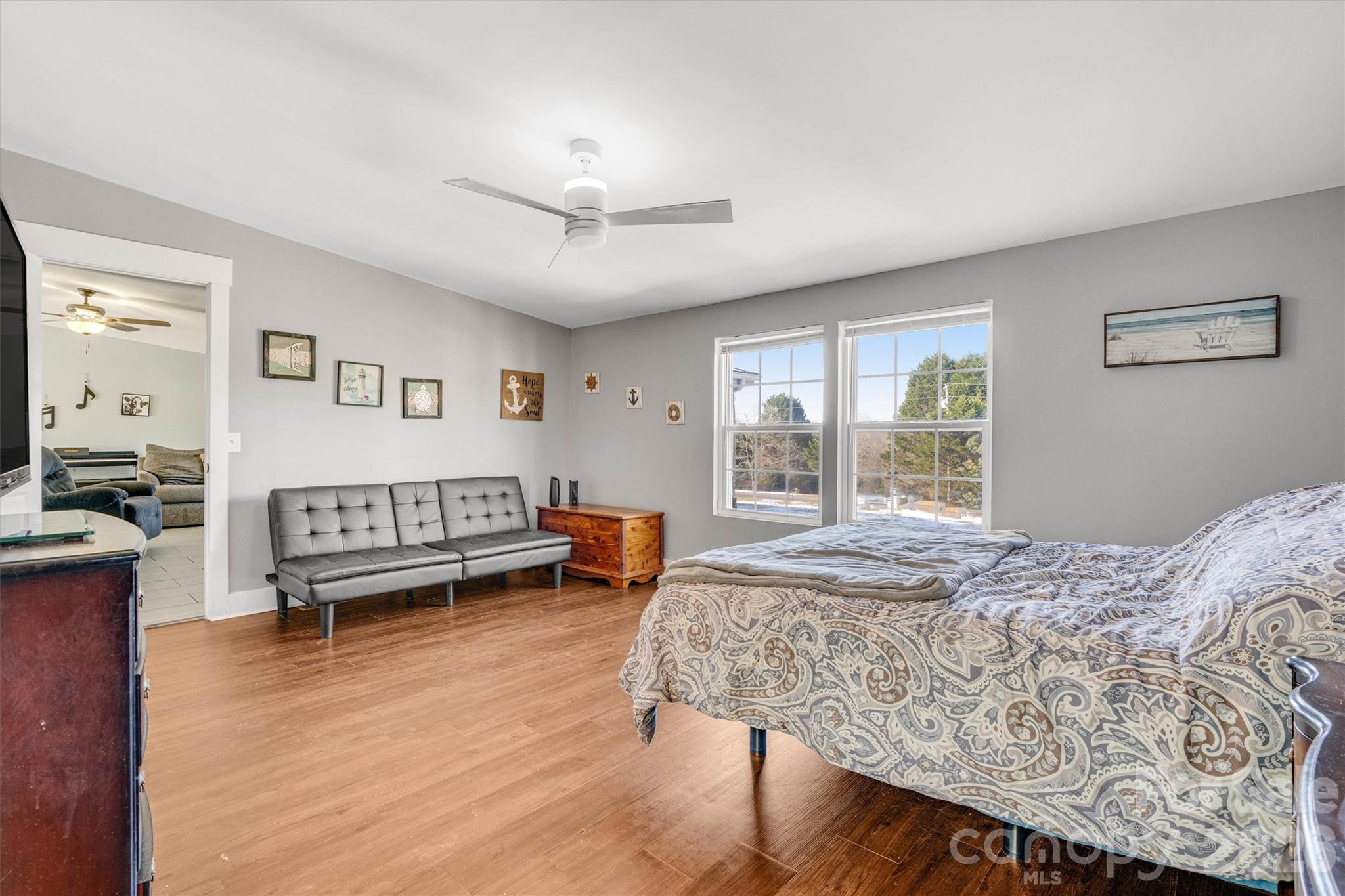 4790 Kent Street — Maiden