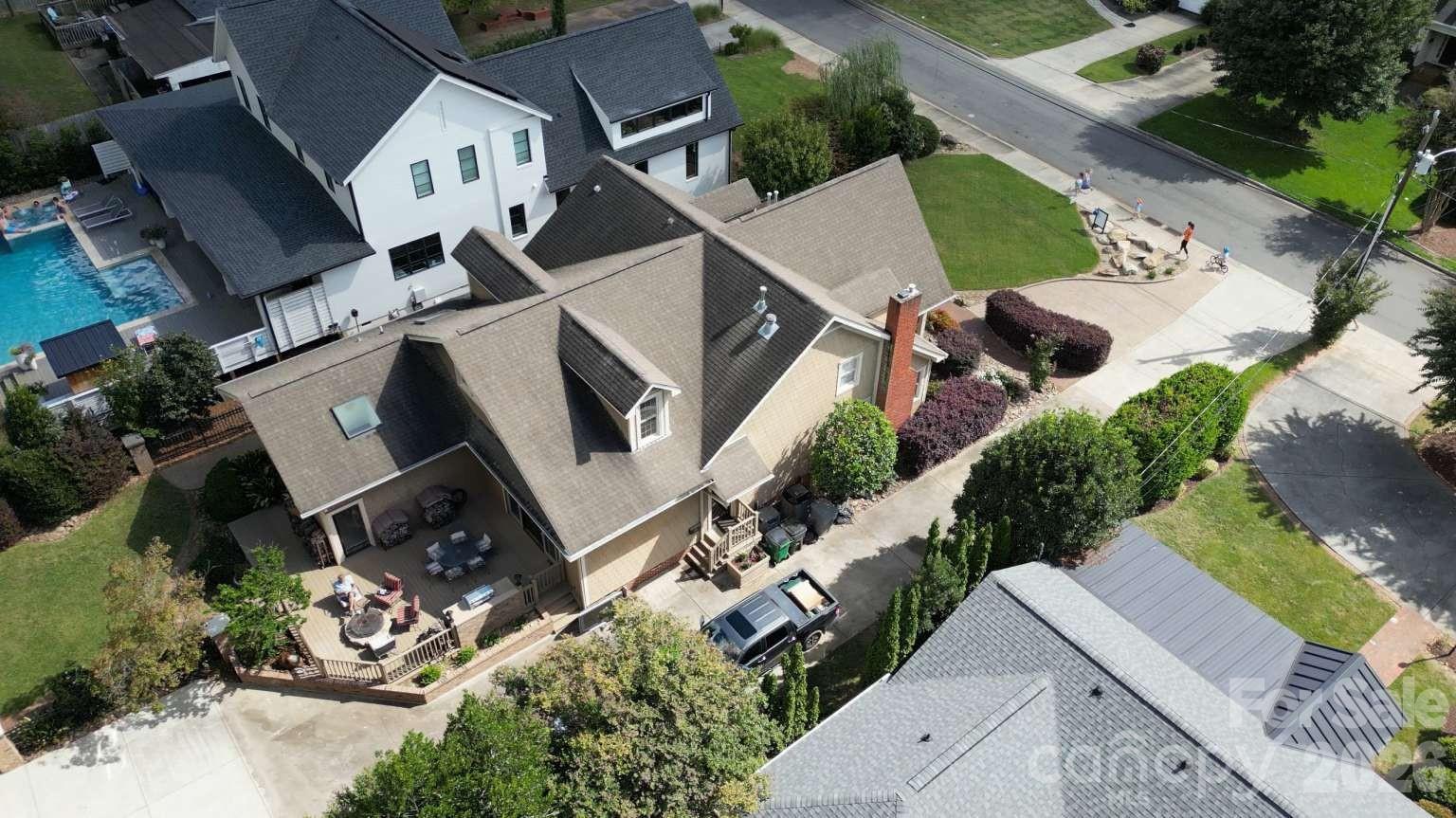 2215 Hassell Place — Charlotte