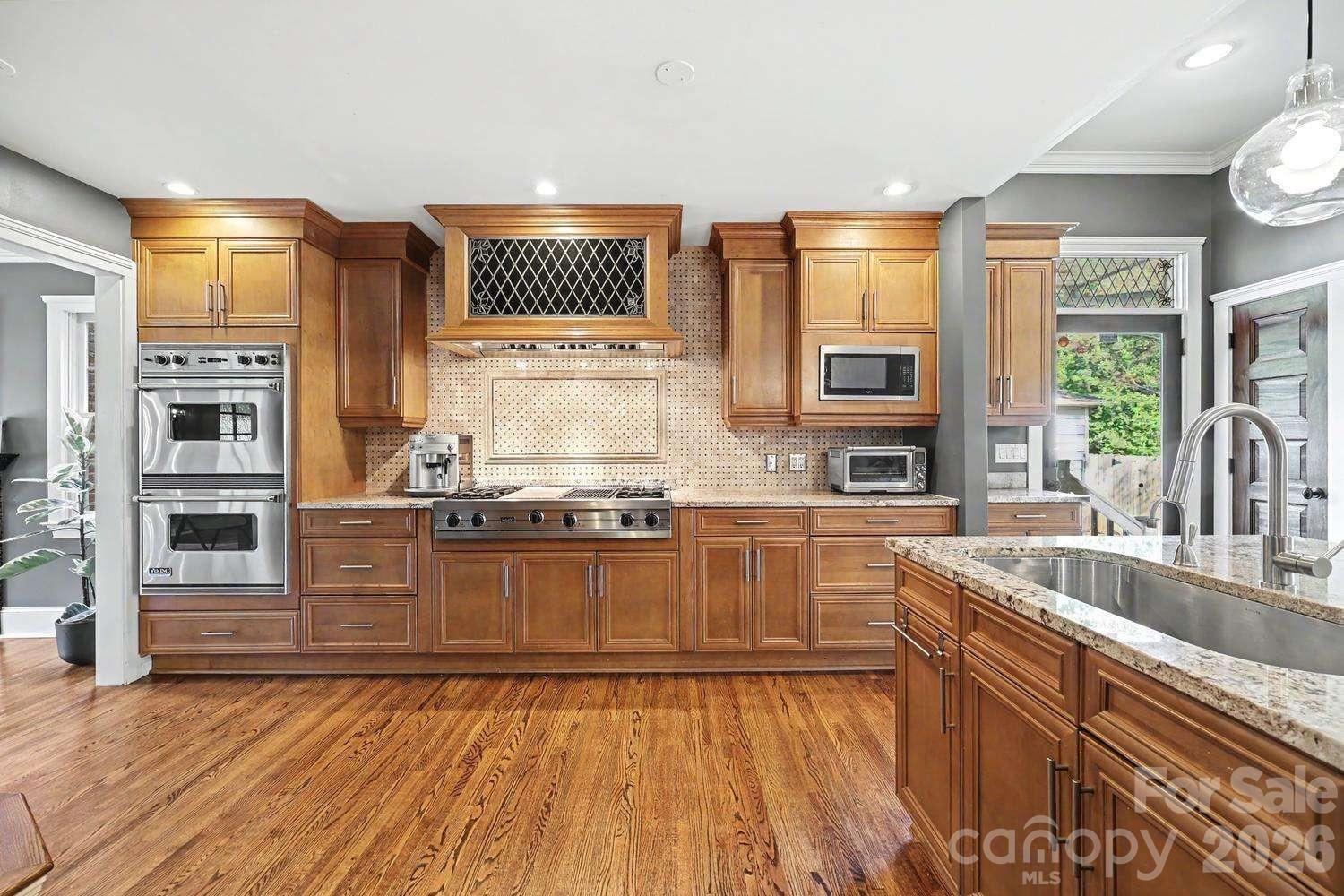 2215 Hassell Place — Charlotte