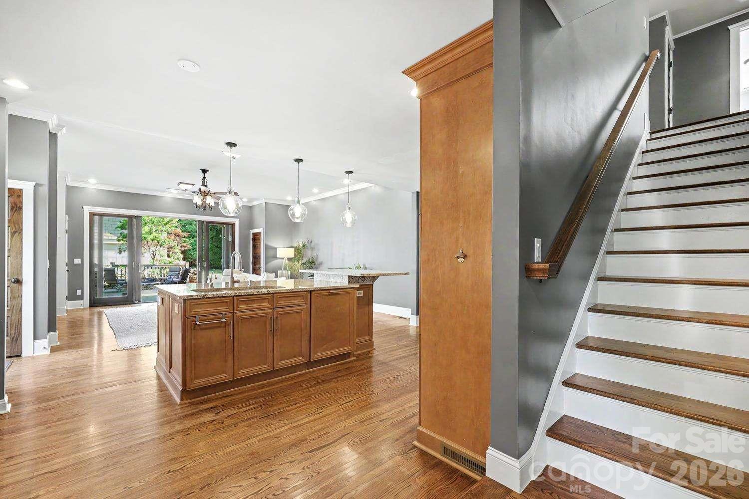 2215 Hassell Place — Charlotte