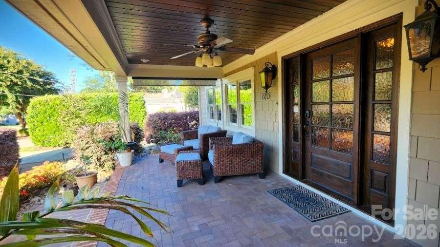 2215 Hassell Place — Charlotte
