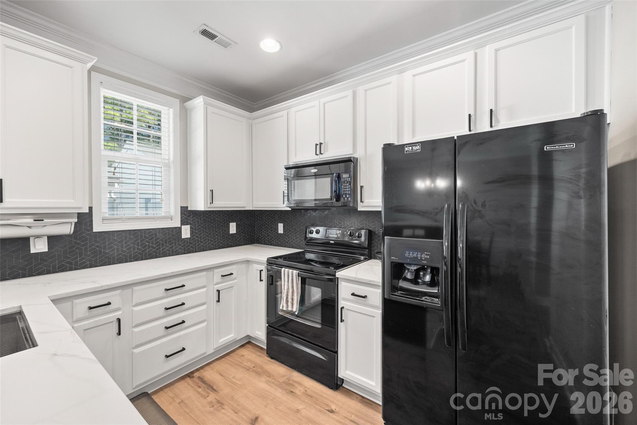 9821 Longstone Lane — Charlotte