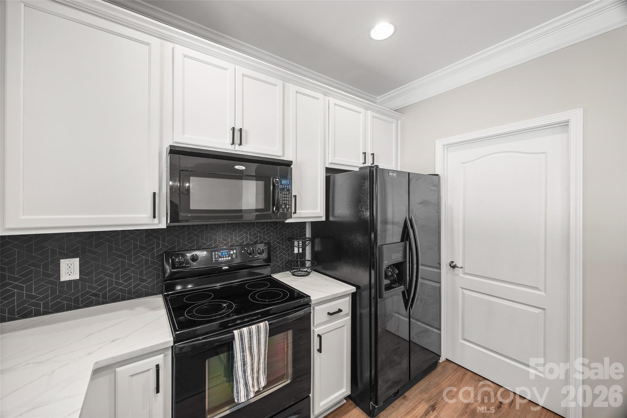 9821 Longstone Lane — Charlotte