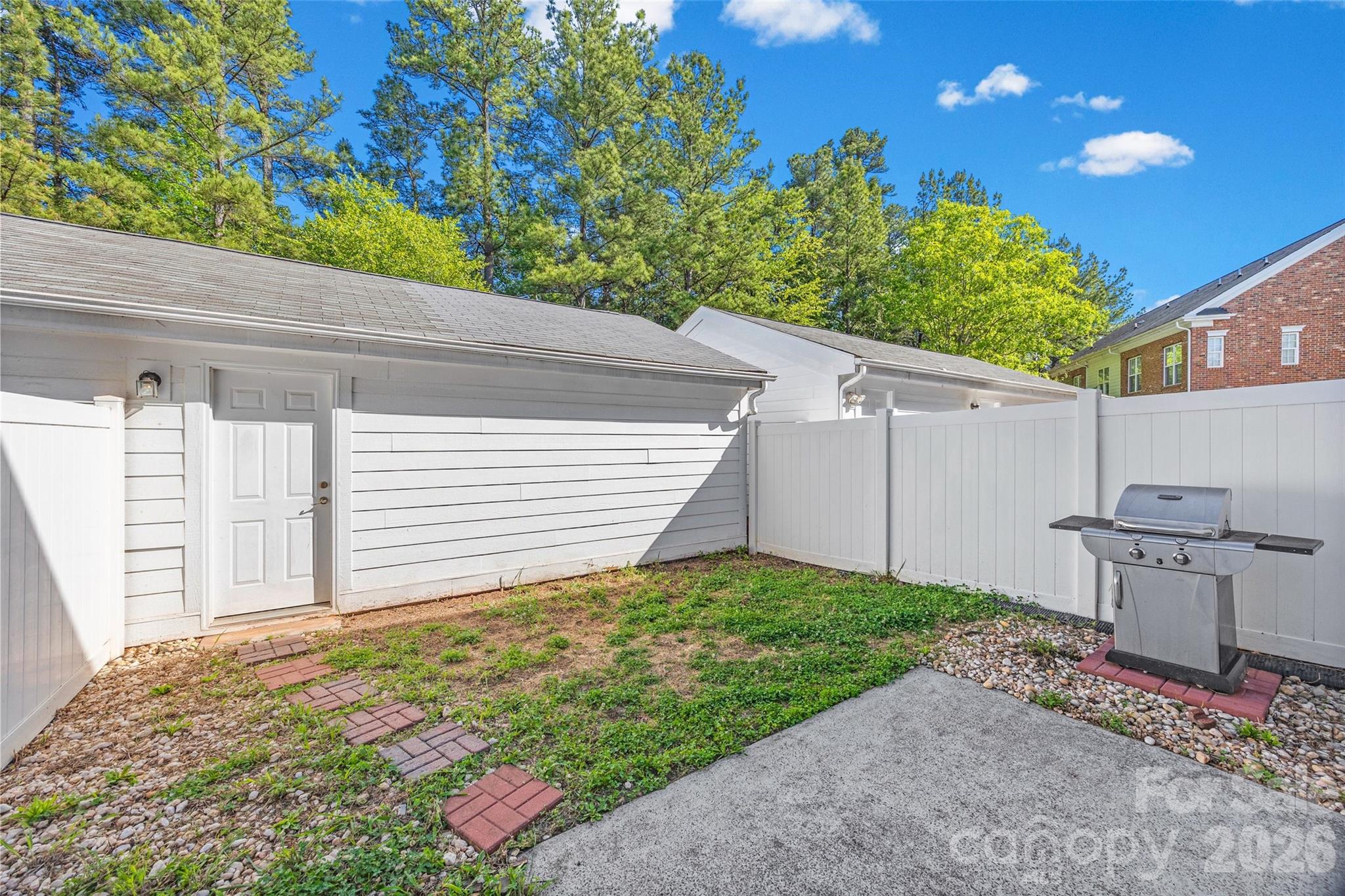 9821 Longstone Lane — Charlotte