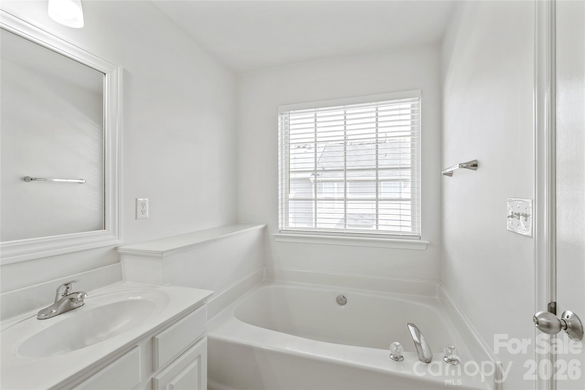 1707 Kashmir White Lane — Fort Mill